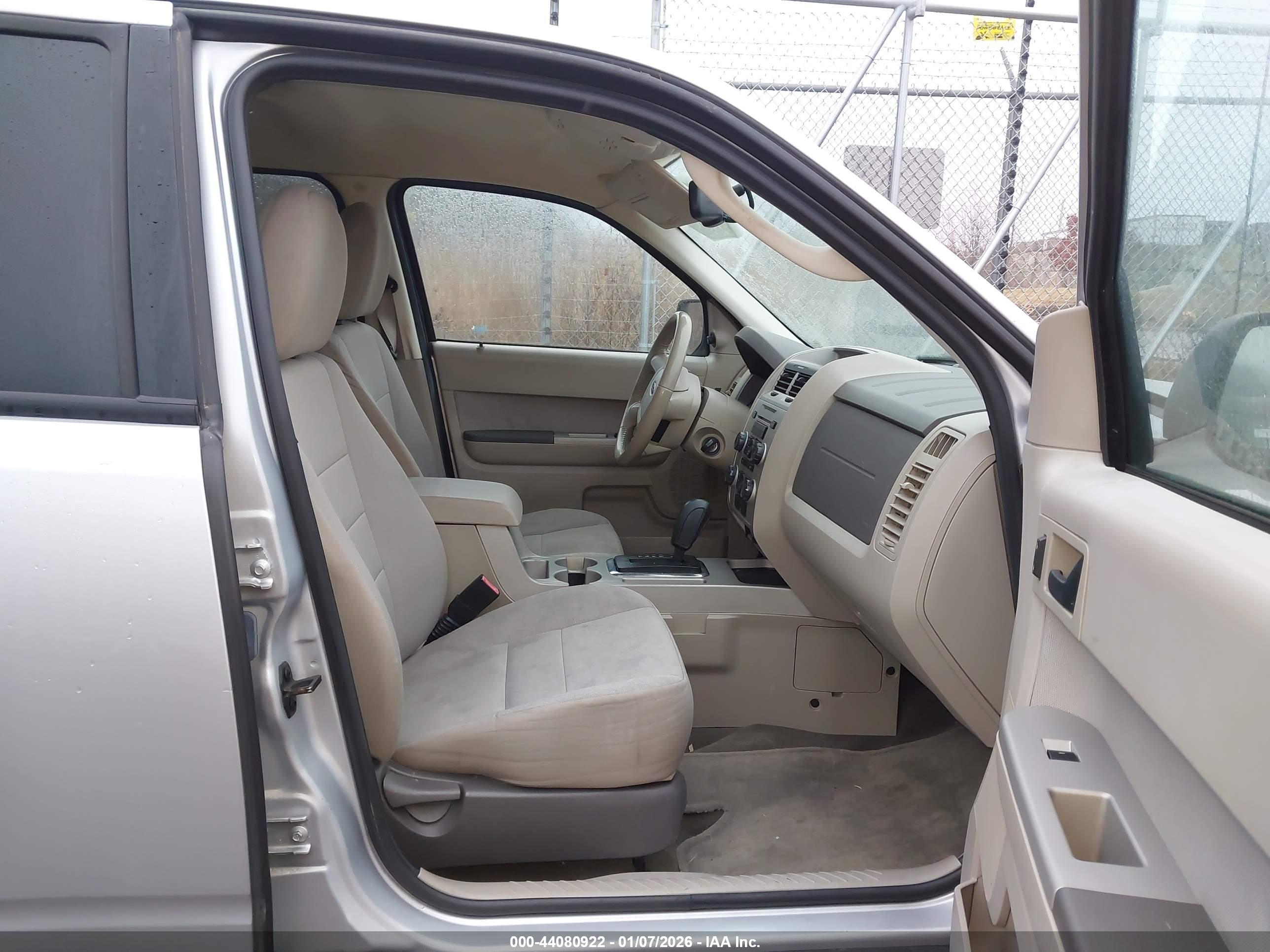FORD ESCAPE image 5