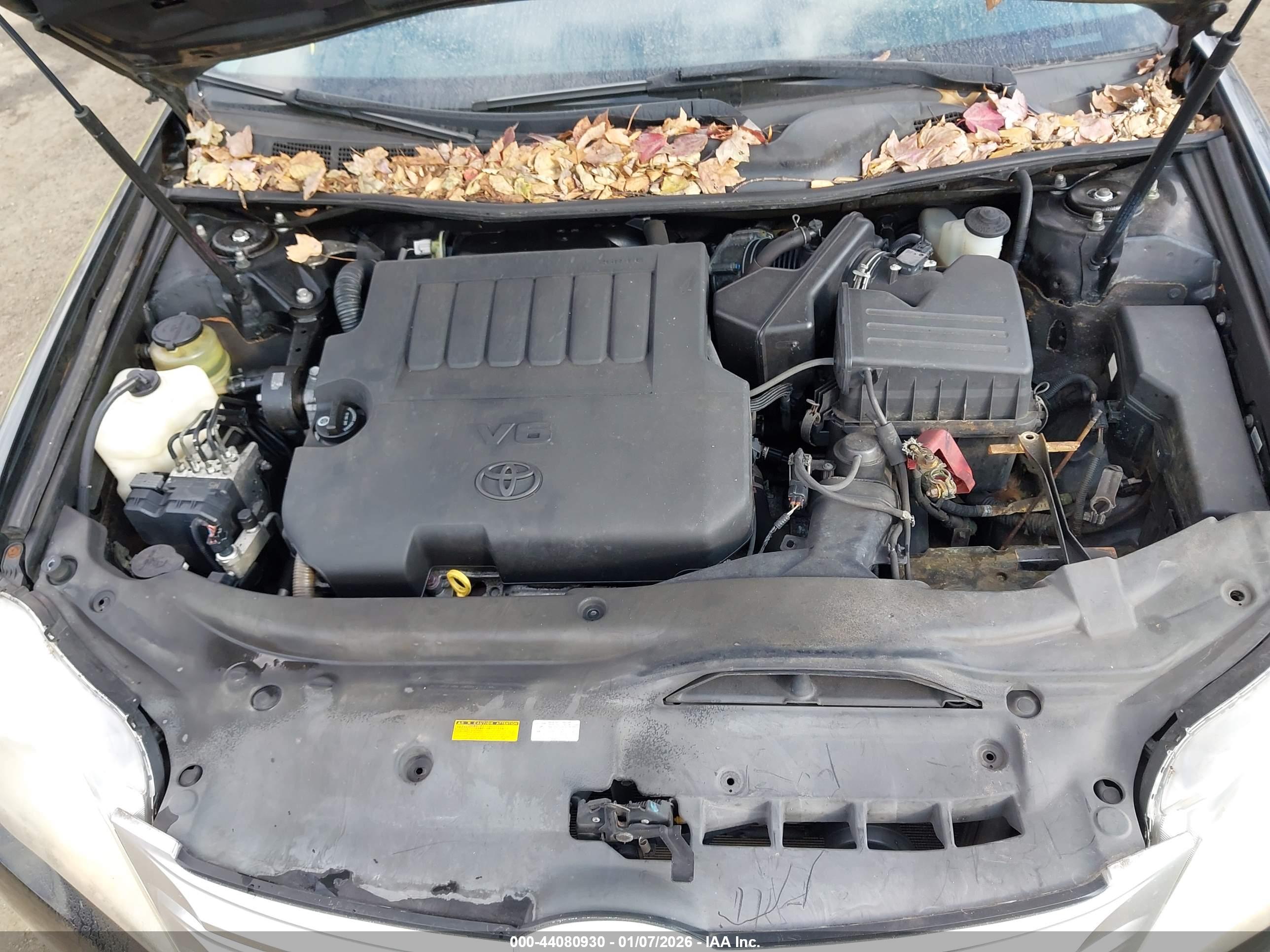 TOYOTA AVALON image 10