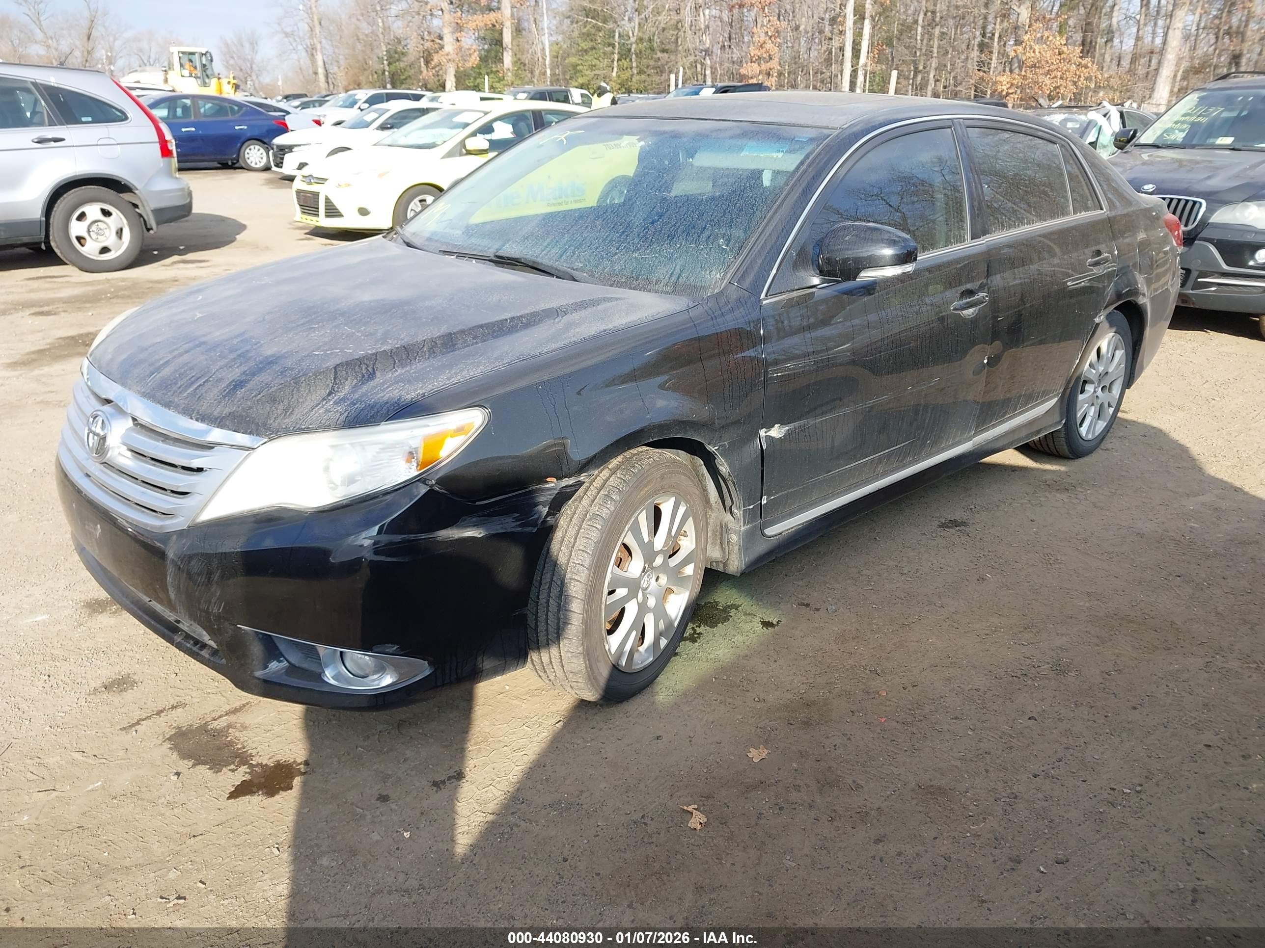 TOYOTA AVALON image 2