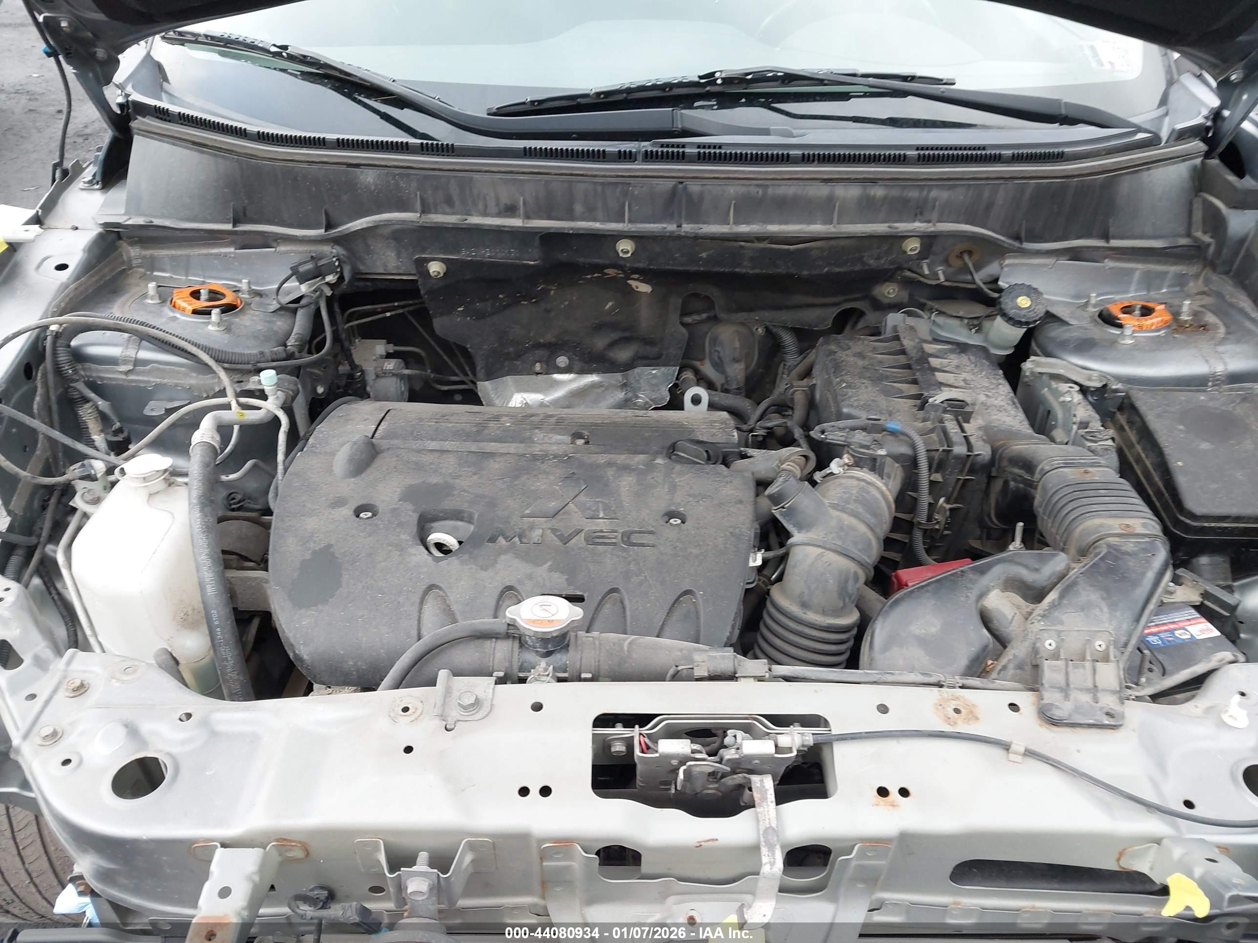 MITSUBISHI OUTLANDER image 10