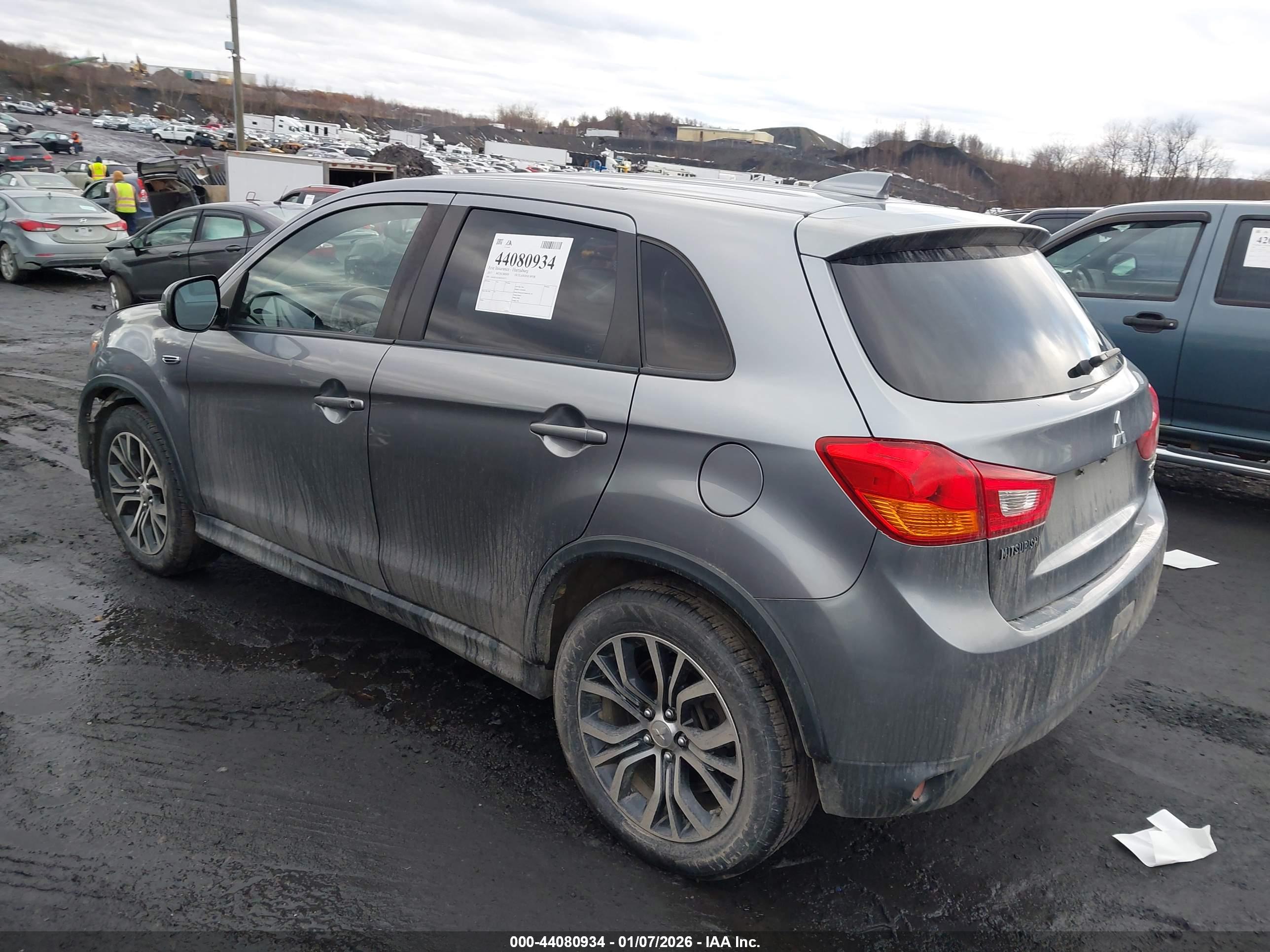 MITSUBISHI OUTLANDER image 3