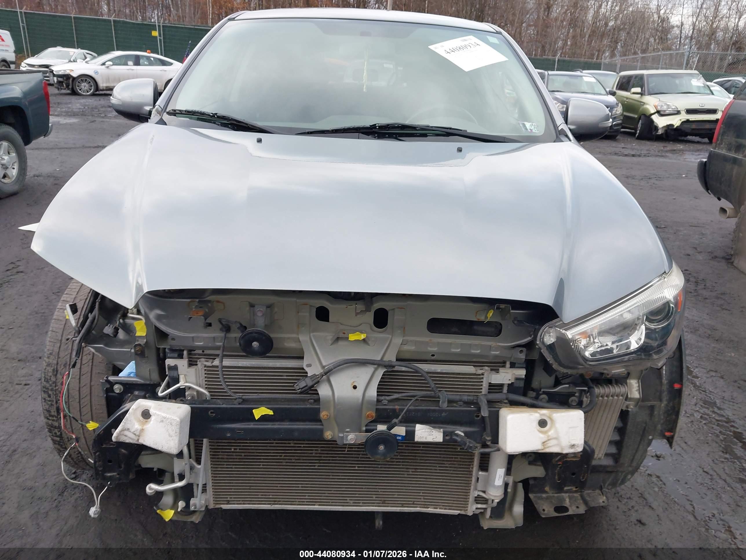 MITSUBISHI OUTLANDER image 6