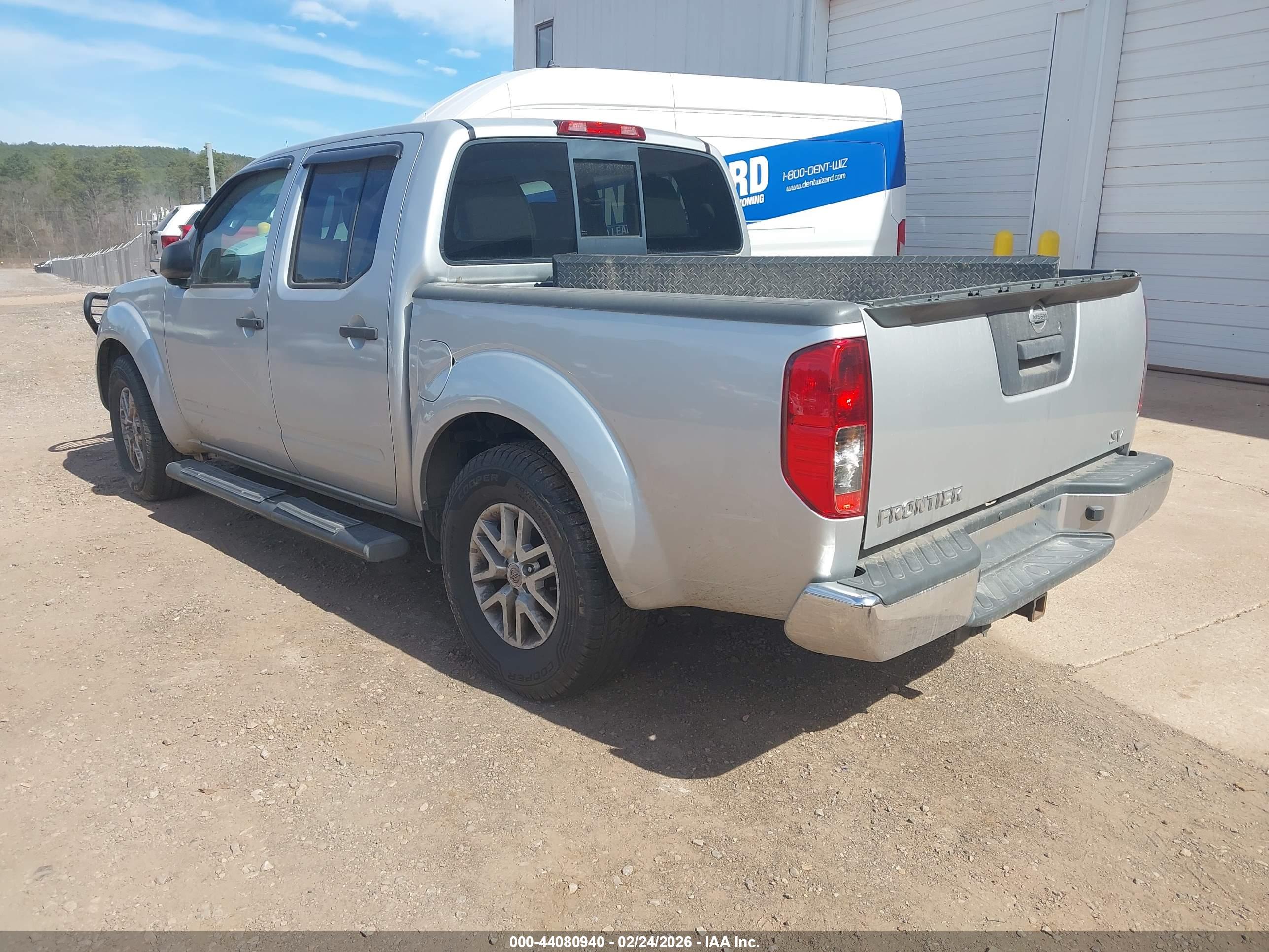 NISSAN FRONTIER image 3