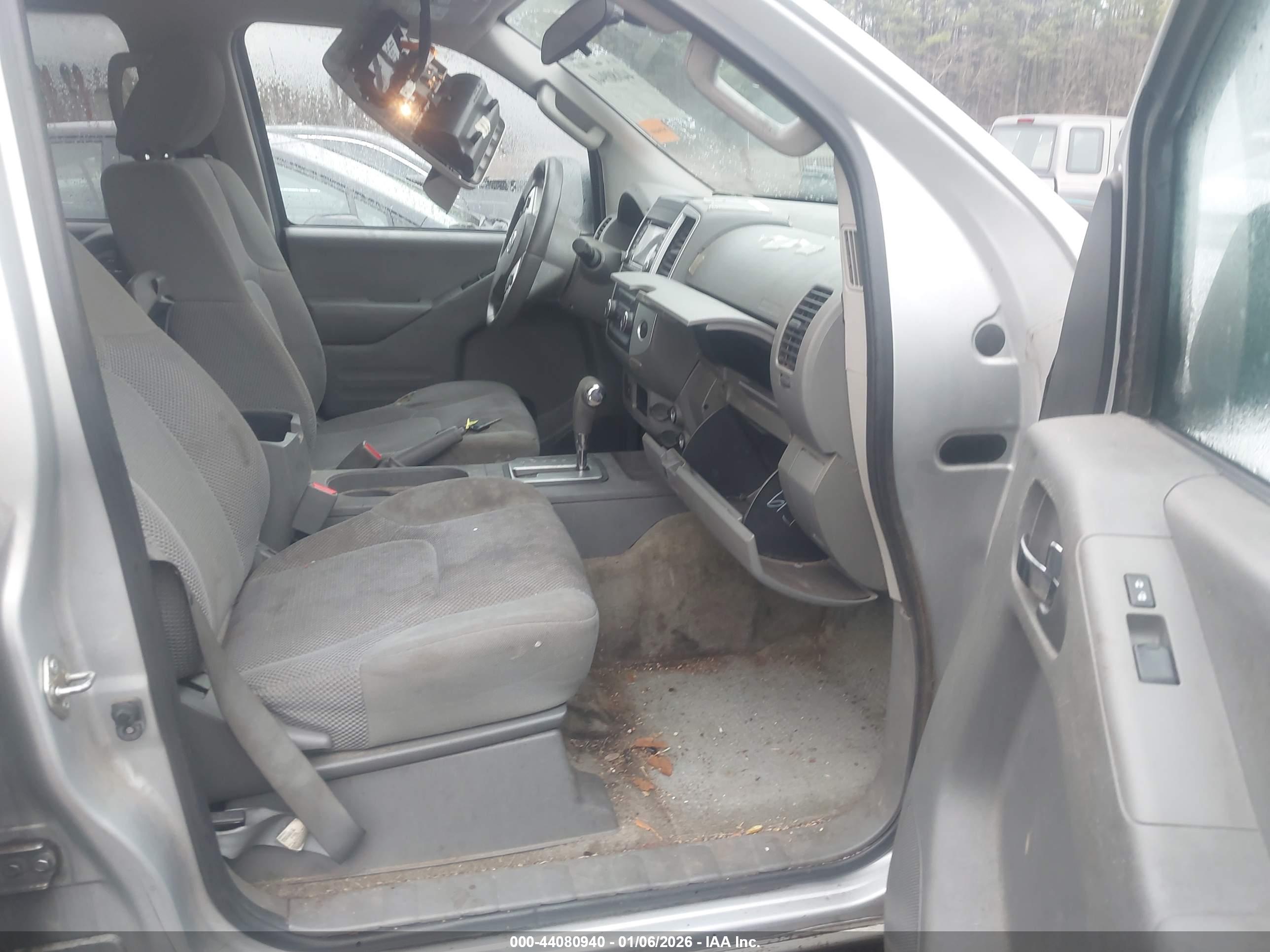 NISSAN FRONTIER image 5