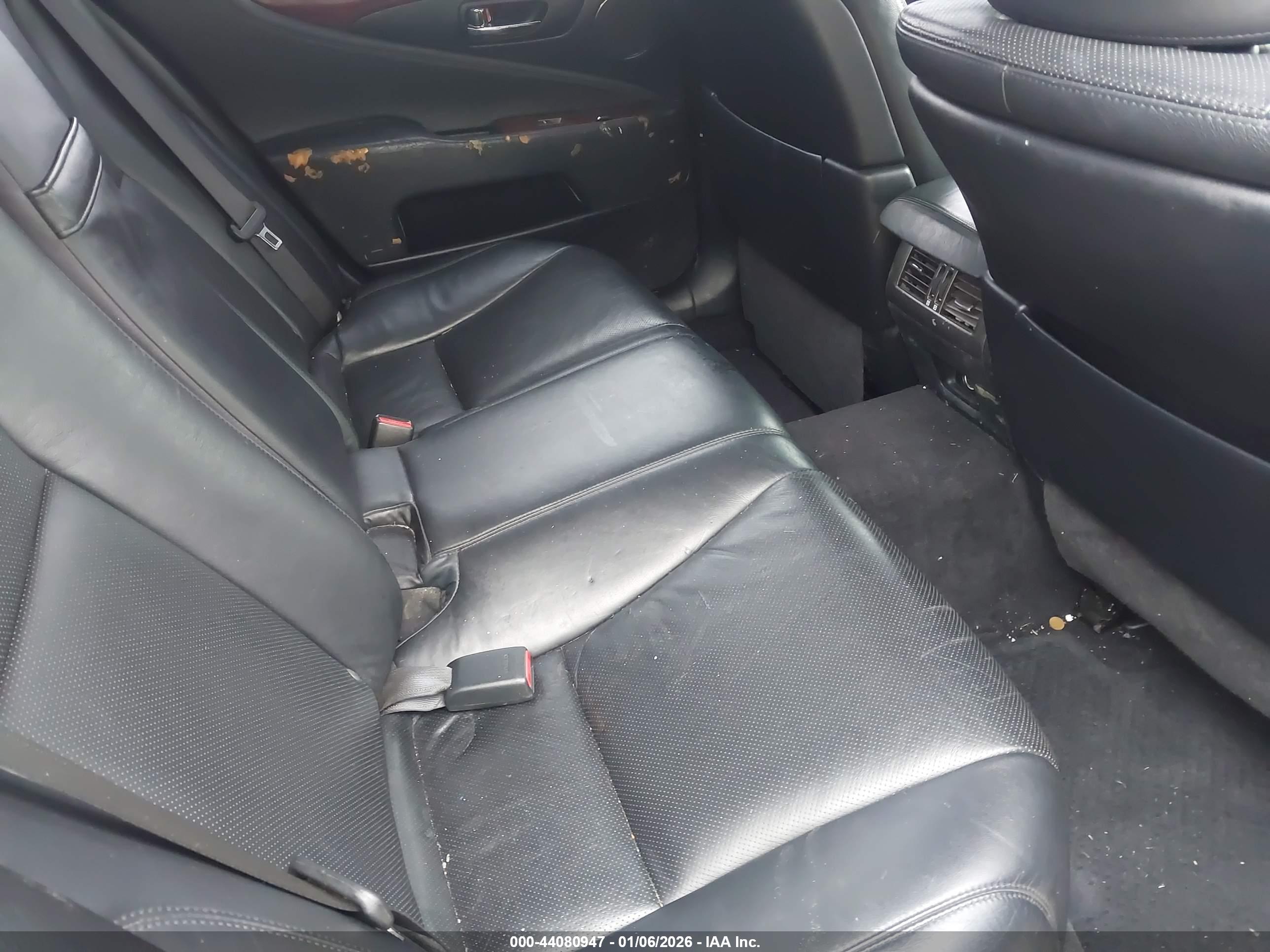 LEXUS LS image 8