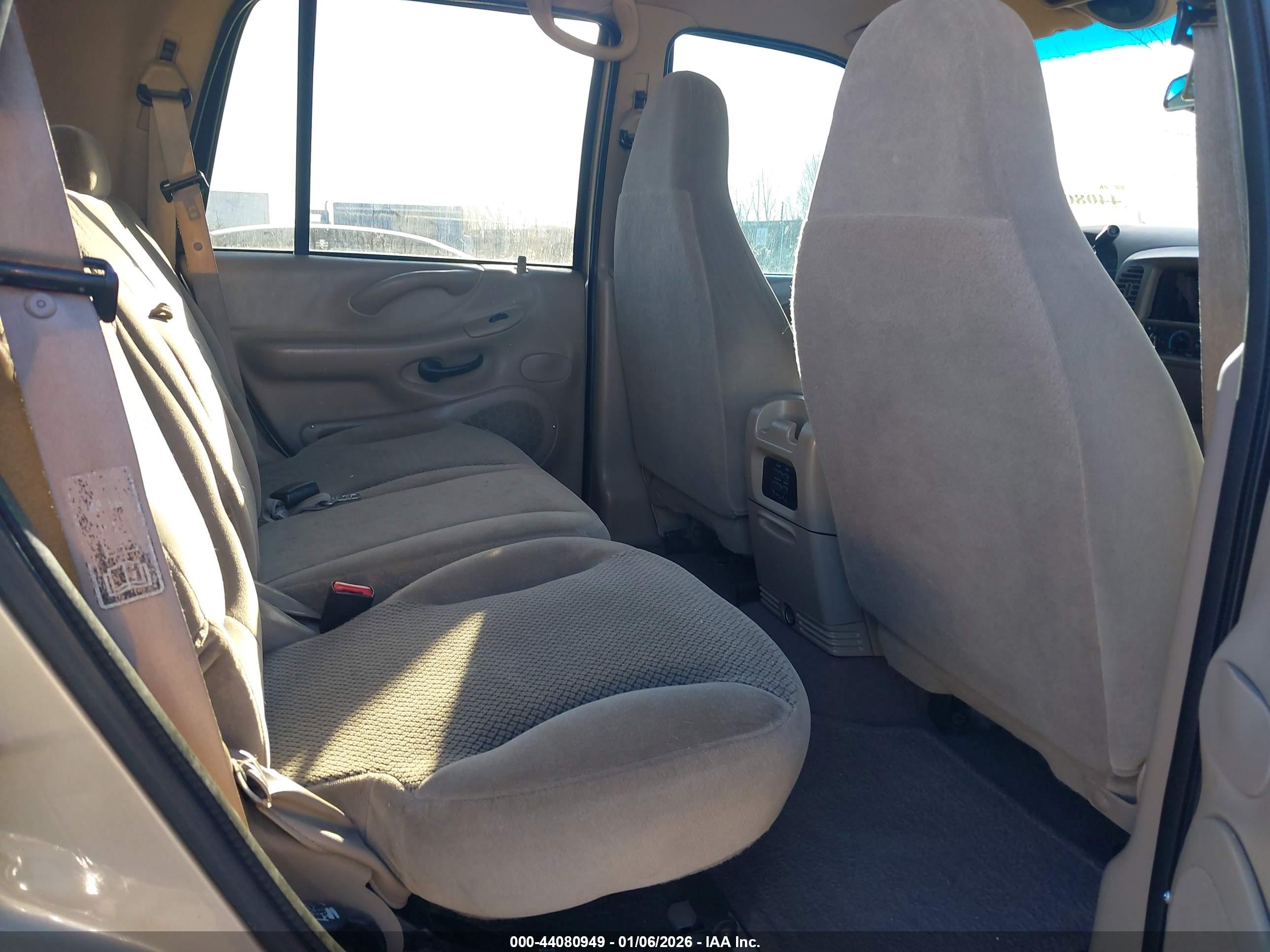 FORD EXPEDITION image 8