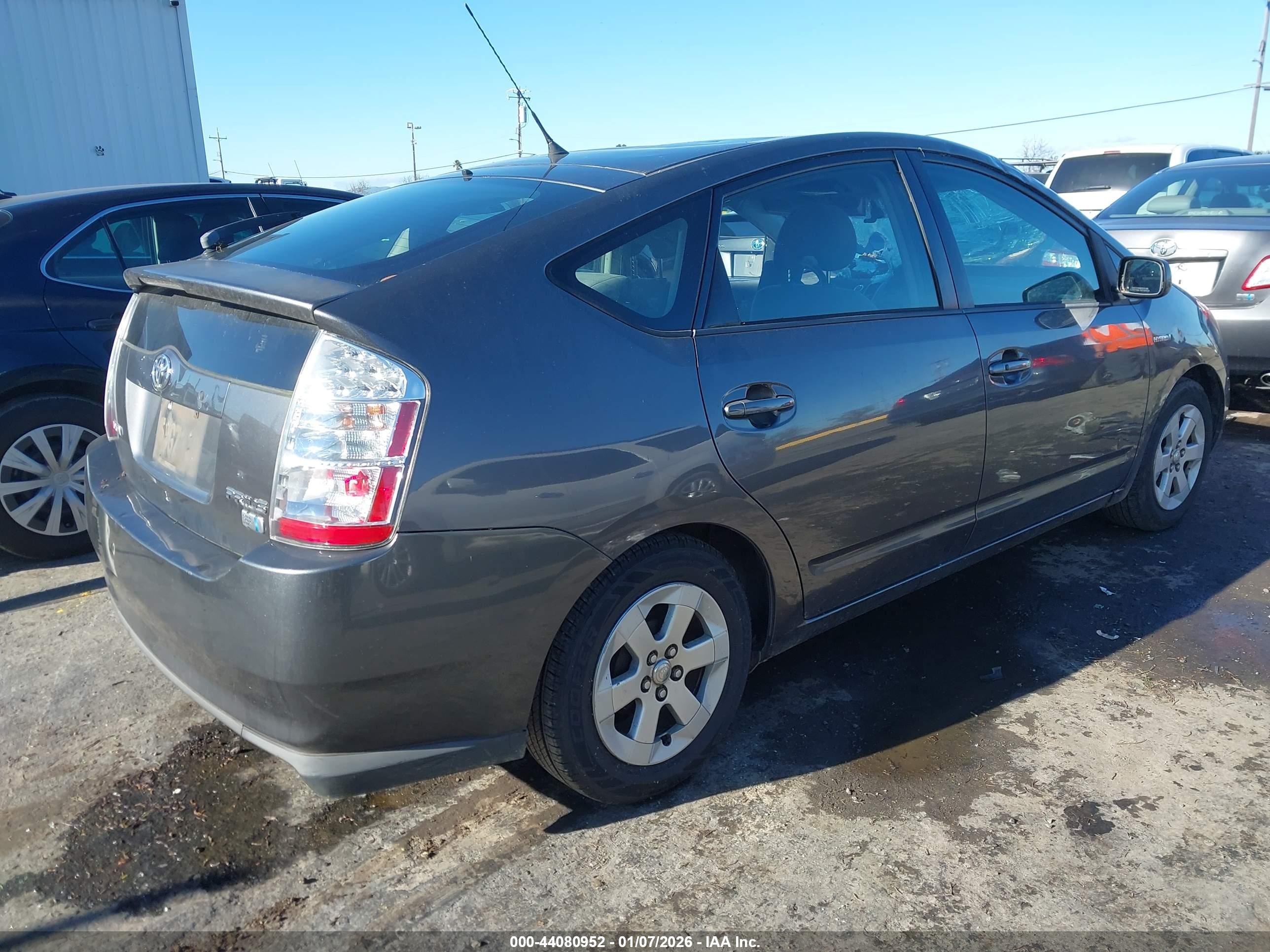 TOYOTA PRIUS image 4