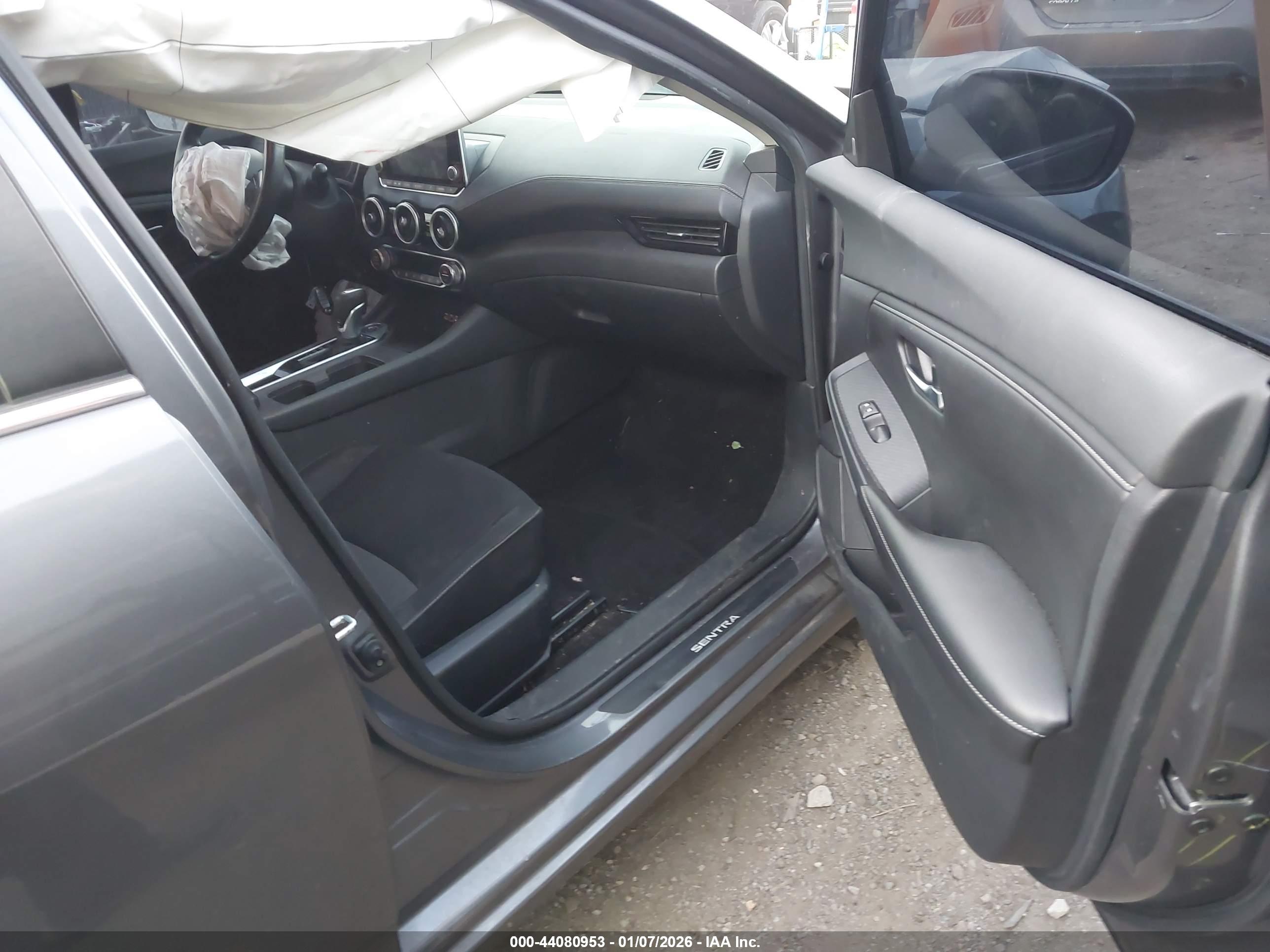 NISSAN SENTRA image 5