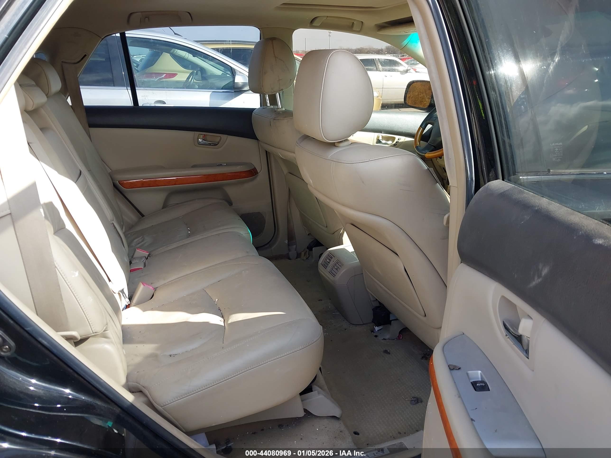 LEXUS RX image 8
