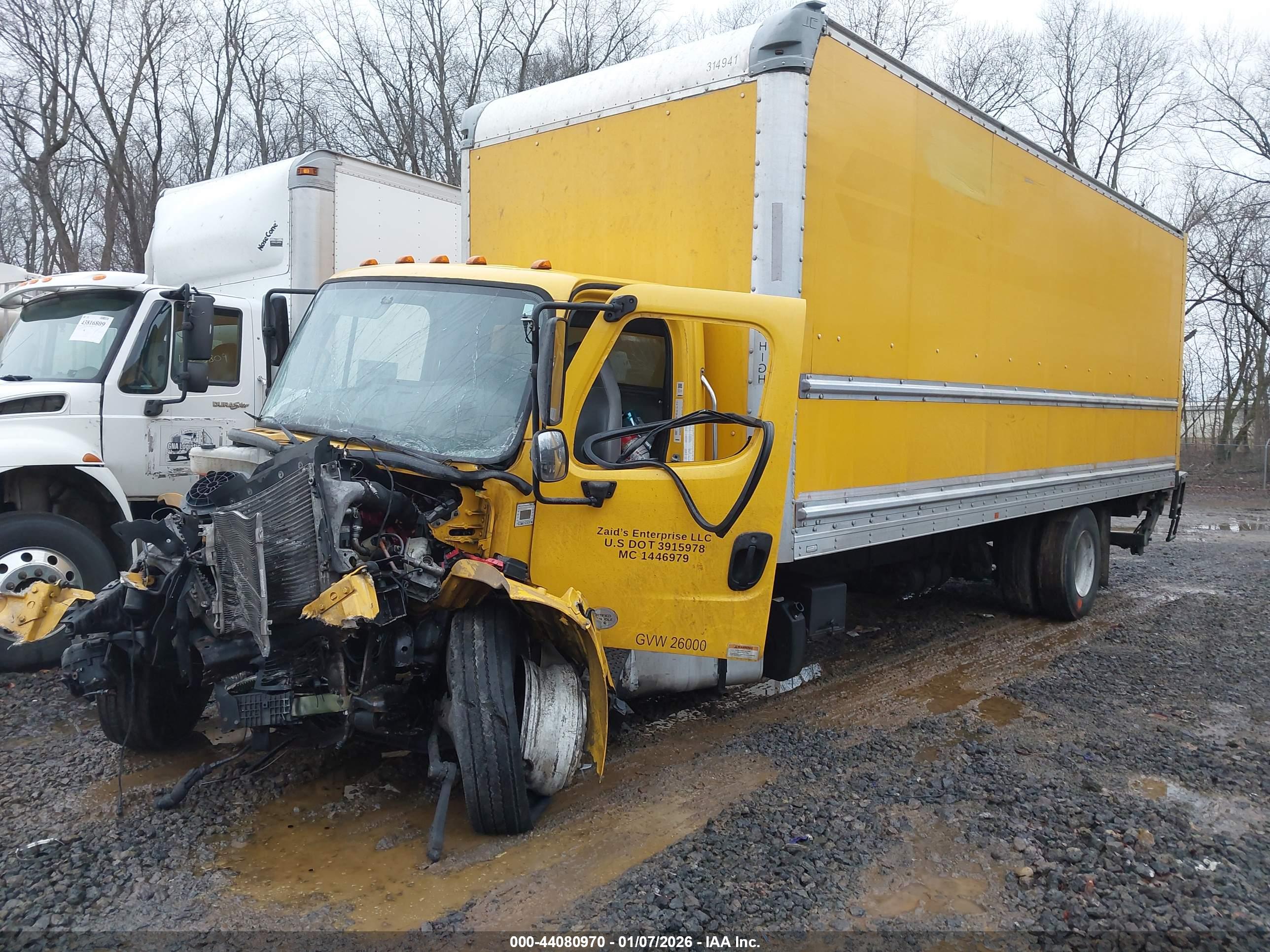 FREIGHTLINER M2 image 2