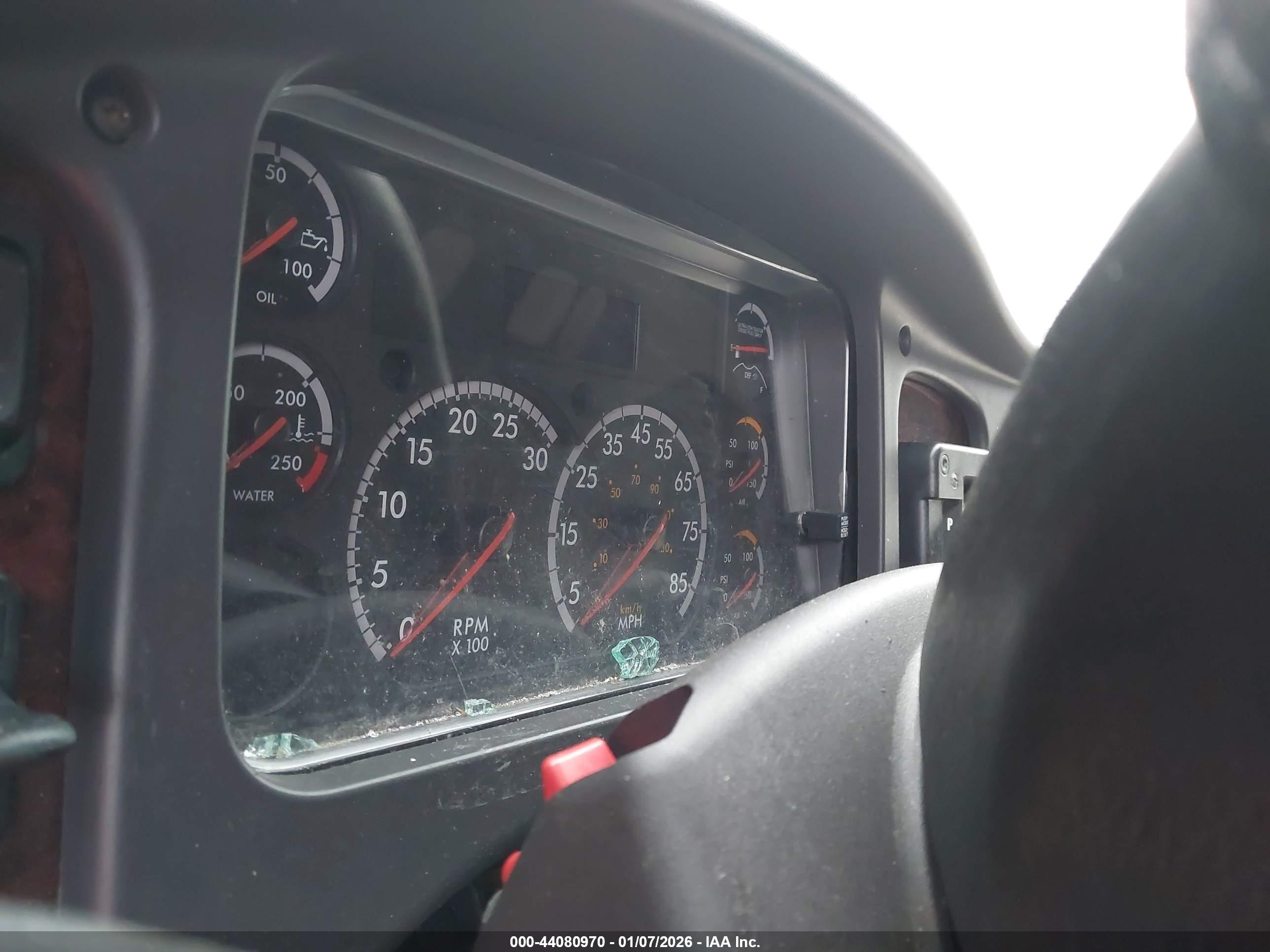 FREIGHTLINER M2 image 6