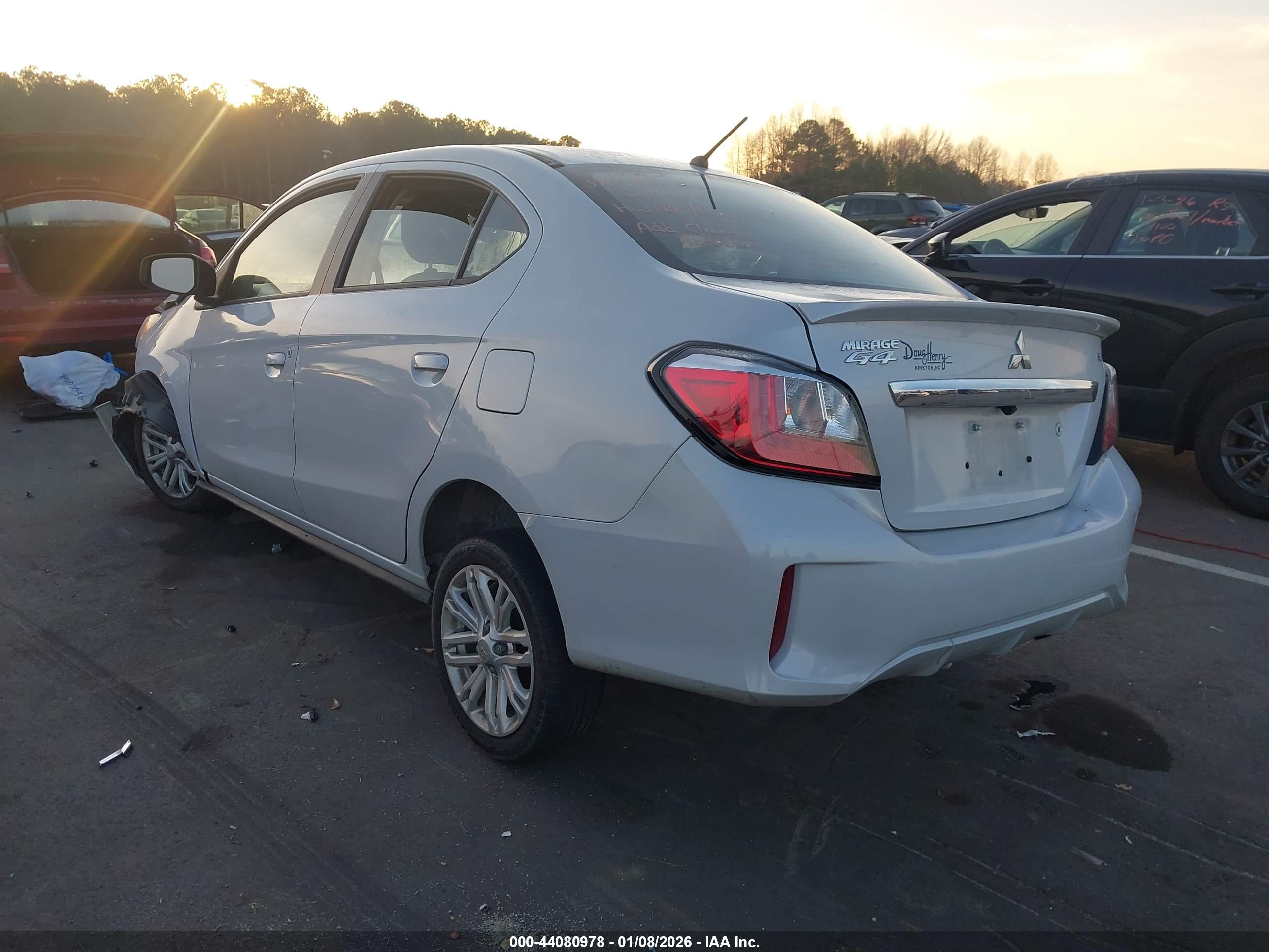 MITSUBISHI MIRAGE image 3