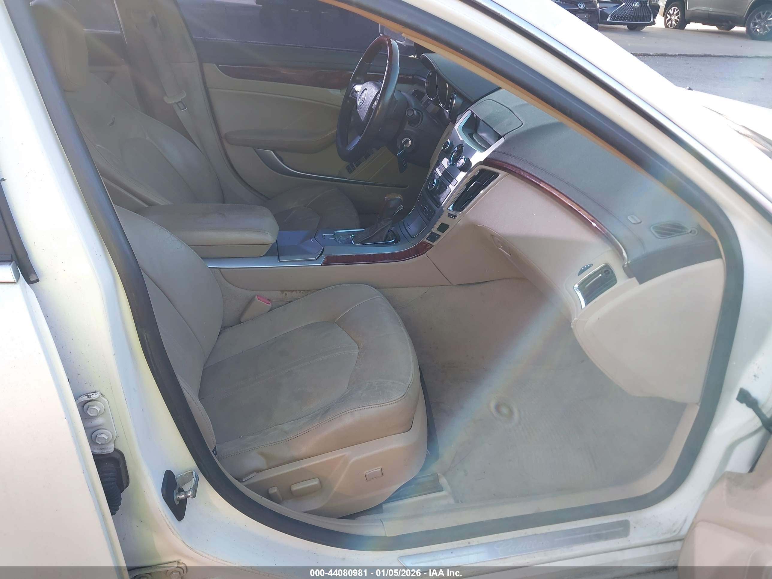 CADILLAC CTS image 5
