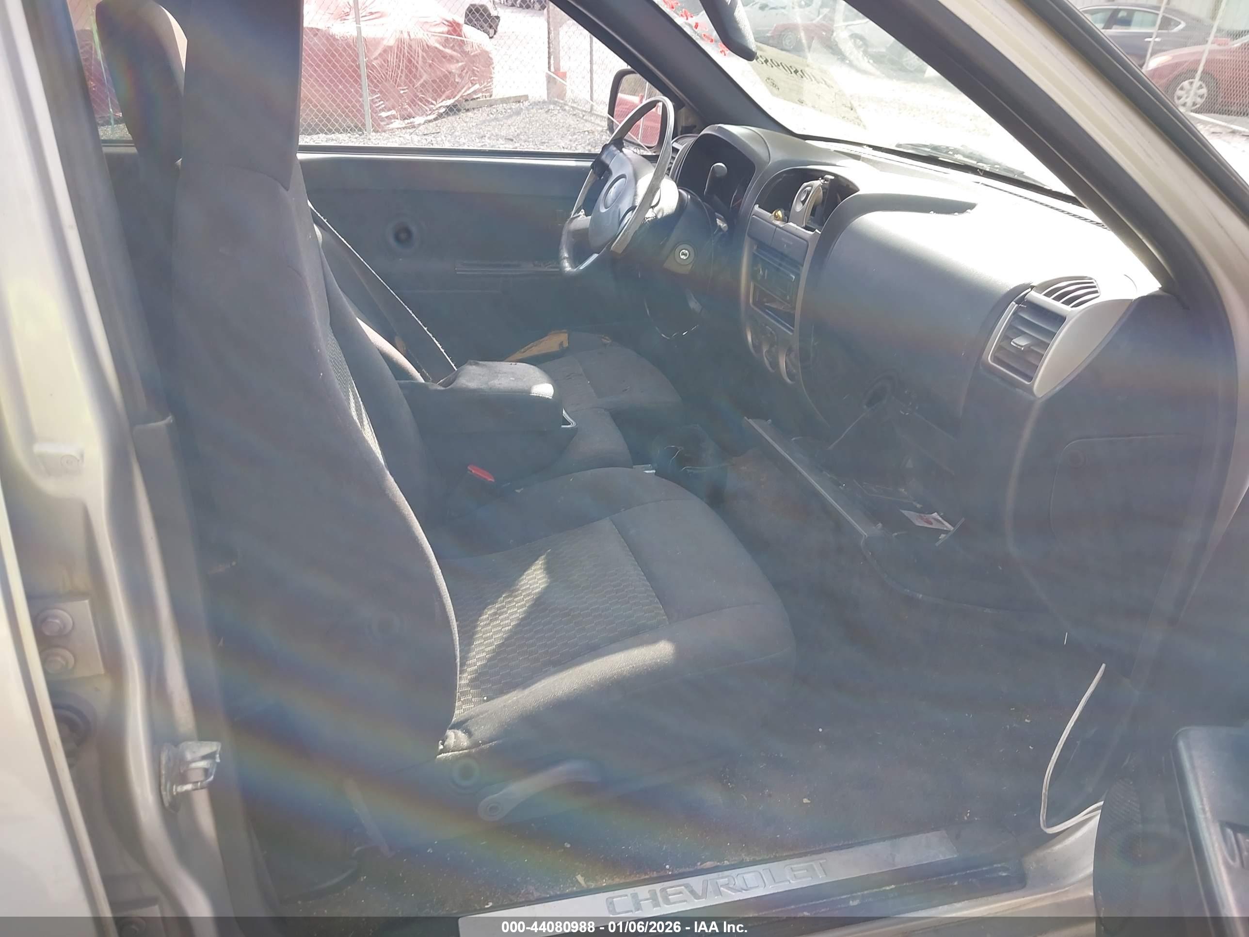 CHEVROLET COLORADO image 5