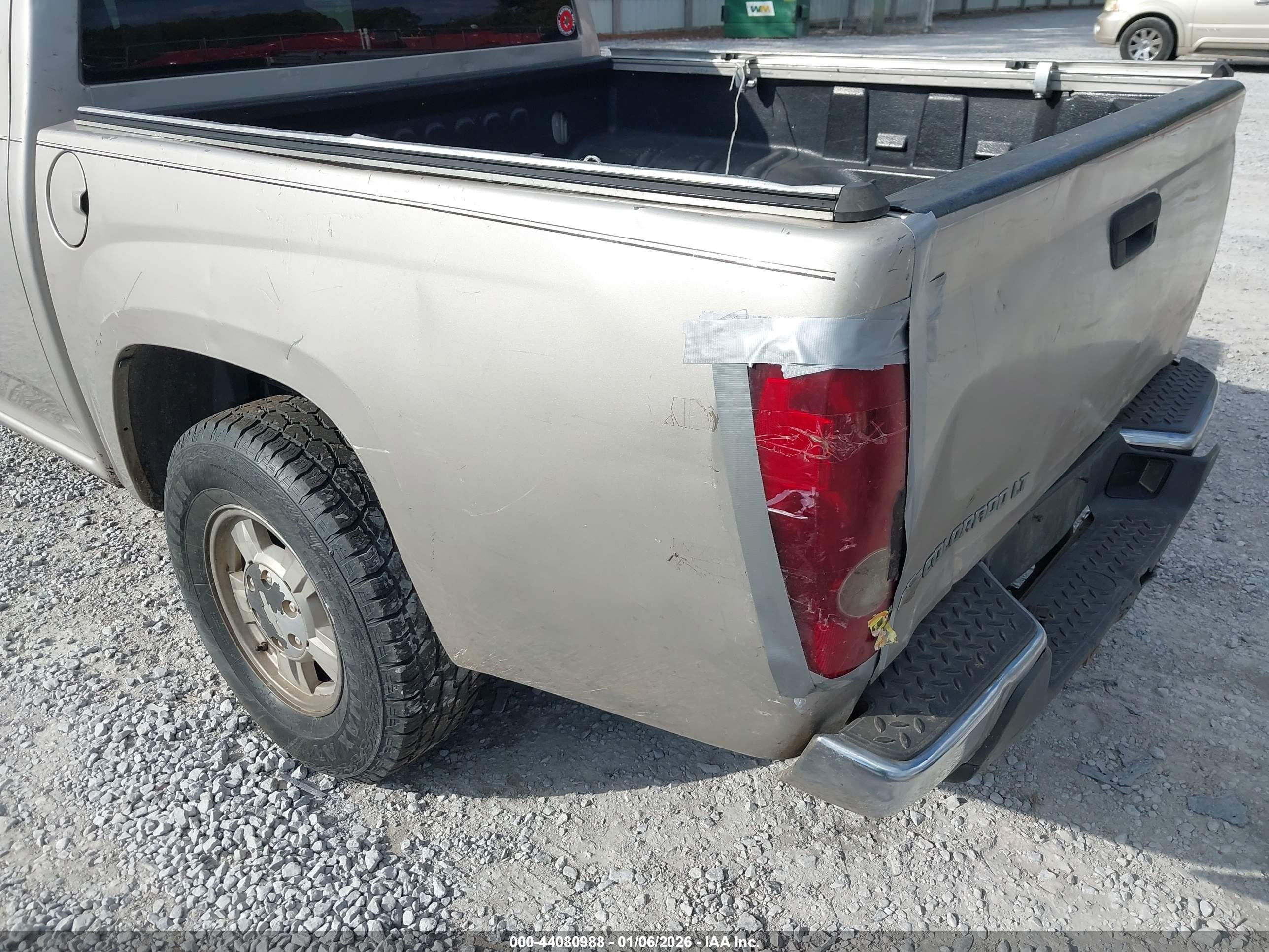 CHEVROLET COLORADO image 6
