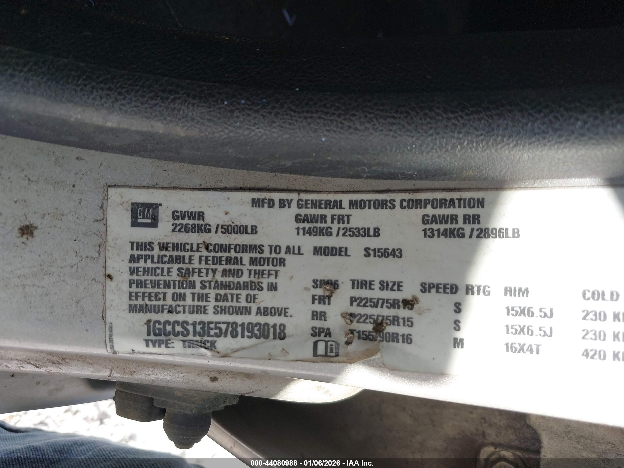 CHEVROLET COLORADO image 9