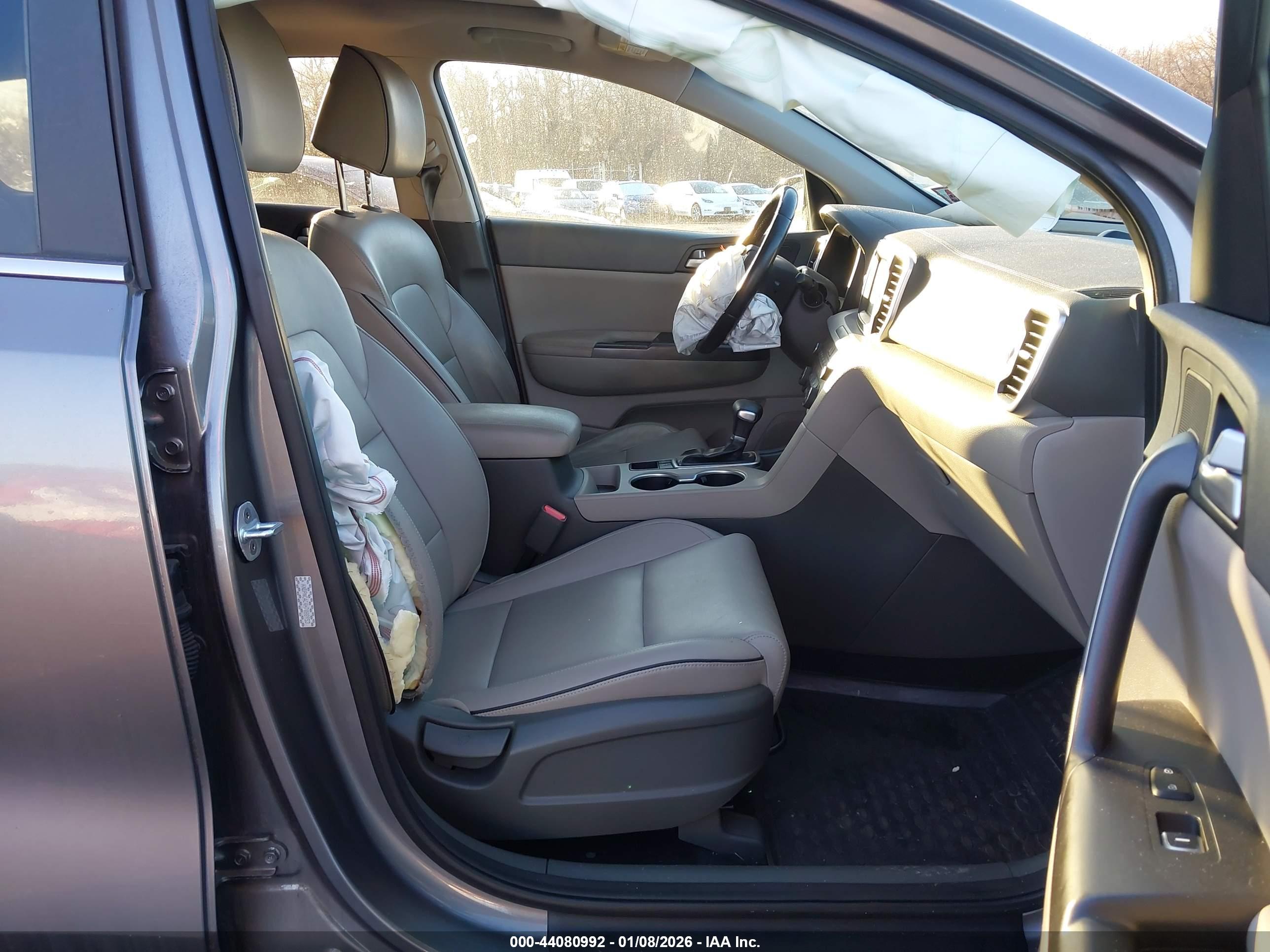 KIA SPORTAGE image 5