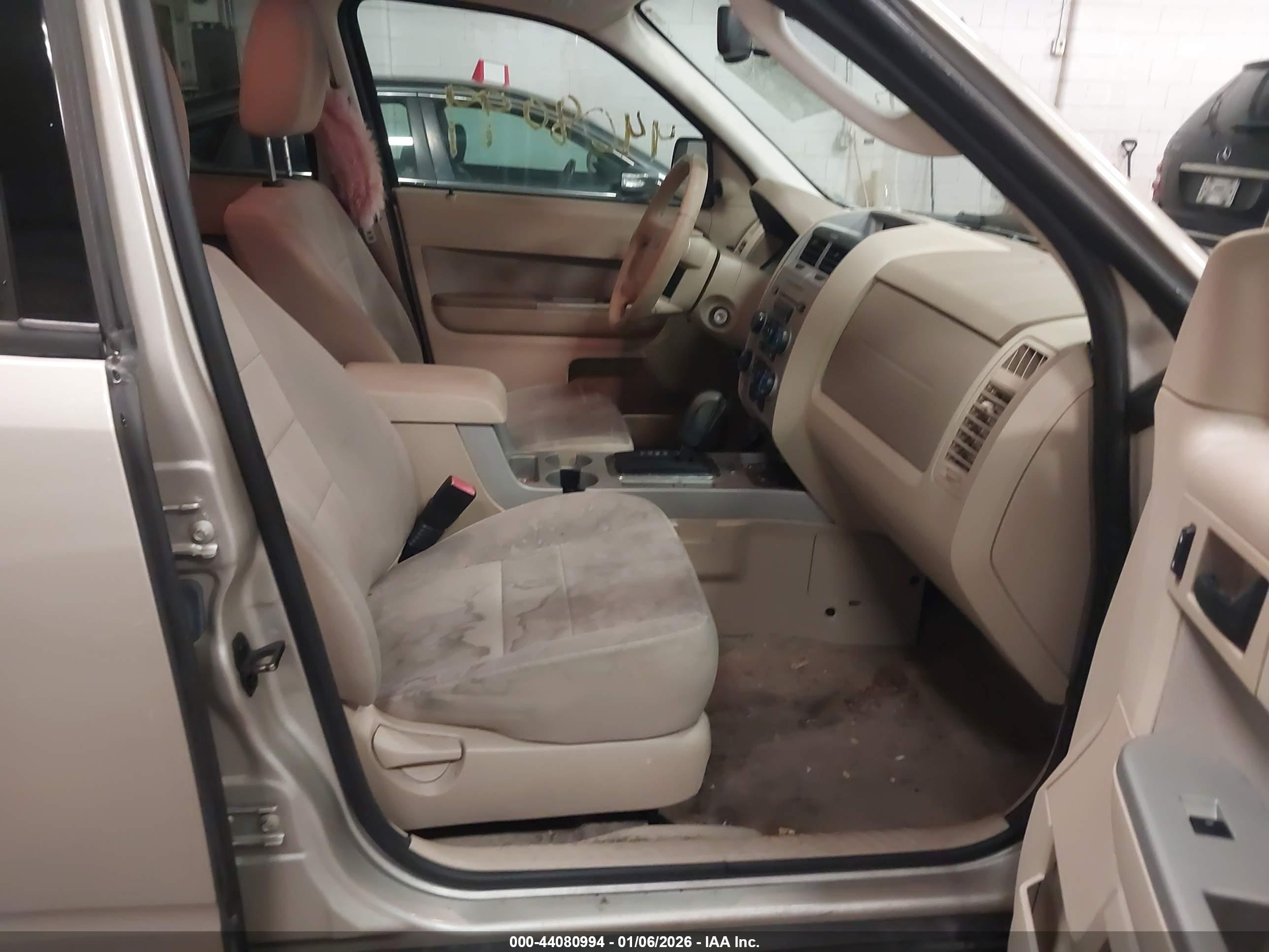 FORD ESCAPE image 5