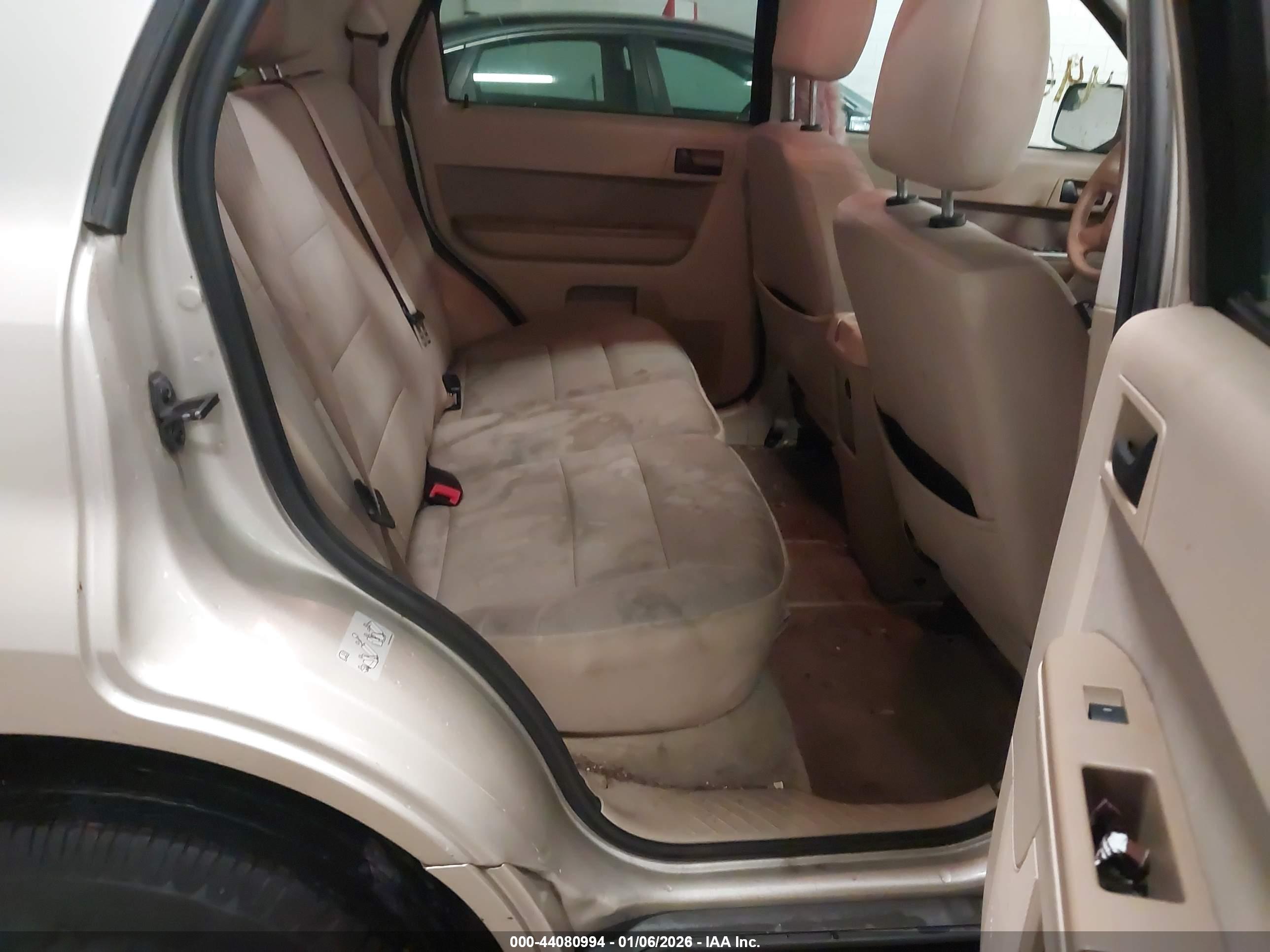 FORD ESCAPE image 8