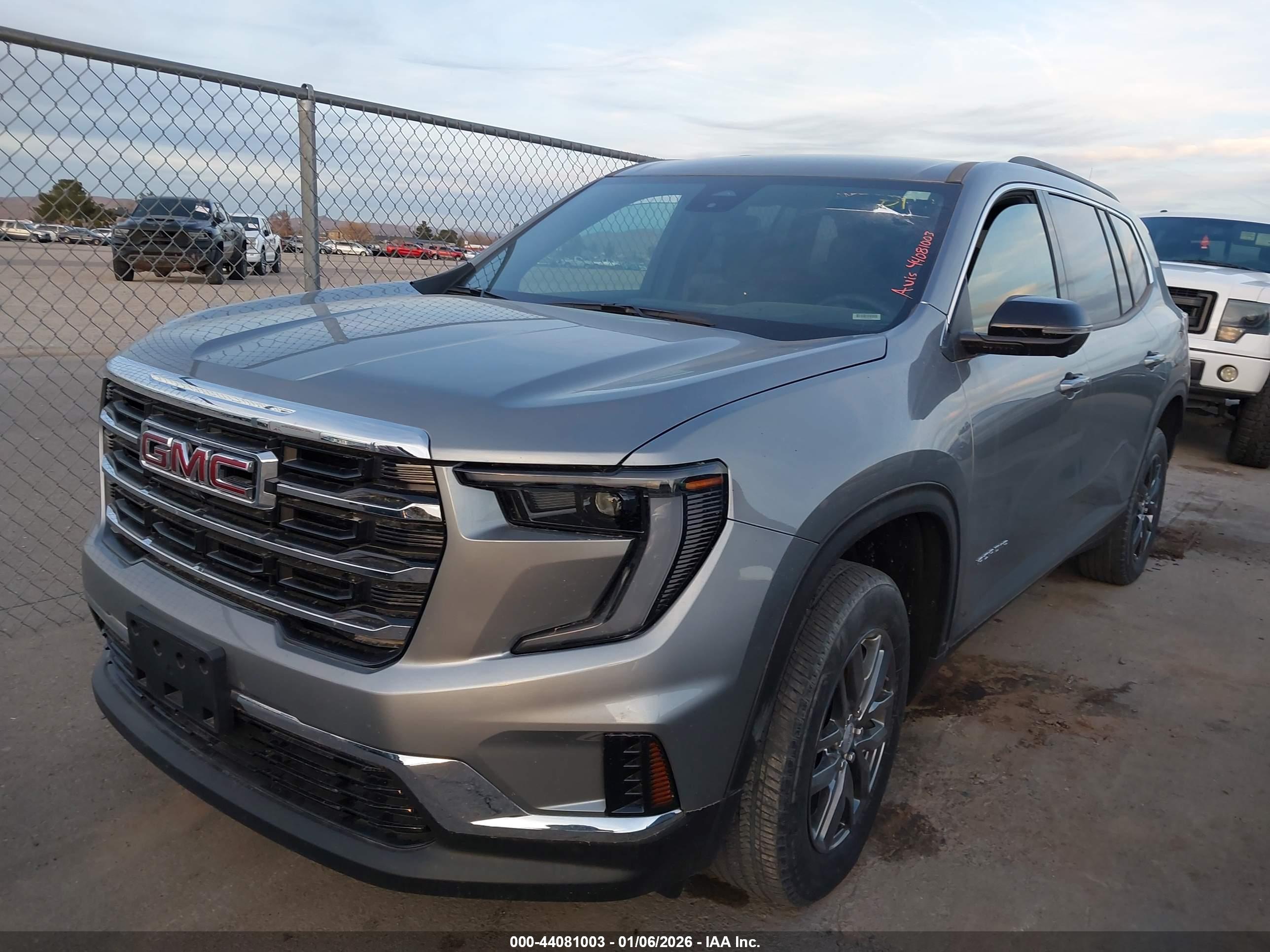GMC ACADIA image 6