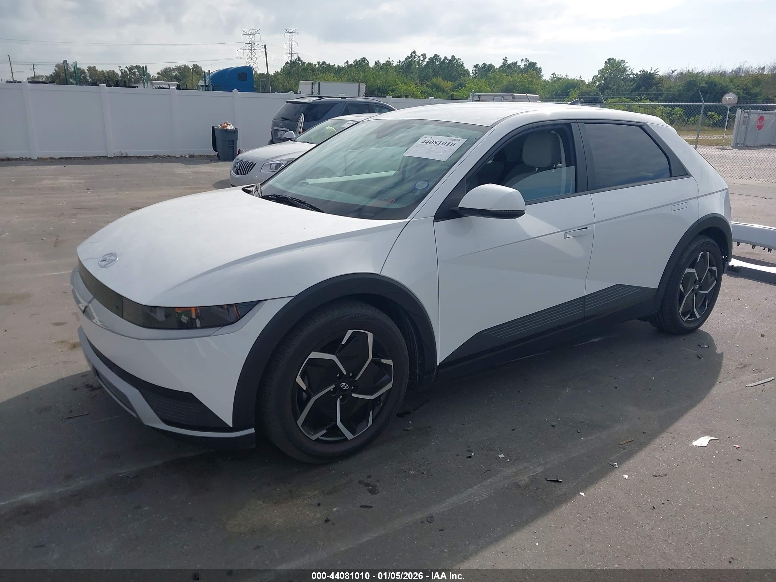 HYUNDAI IONIQ image 2