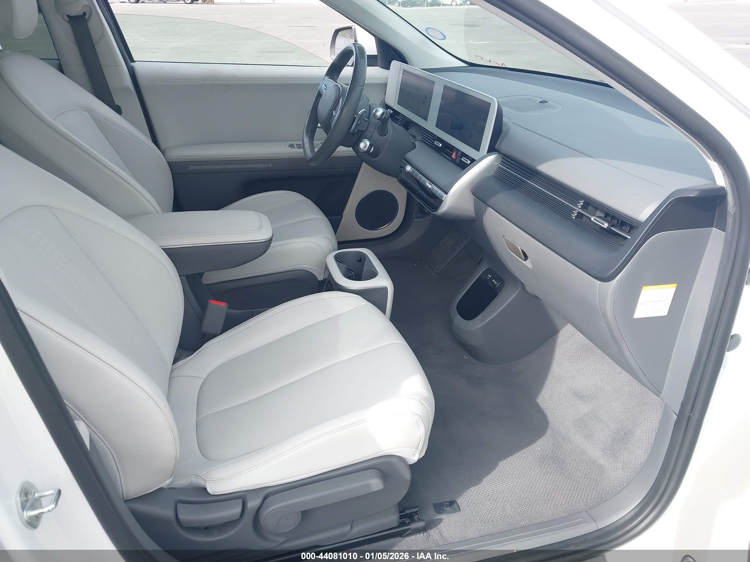 HYUNDAI IONIQ image 5
