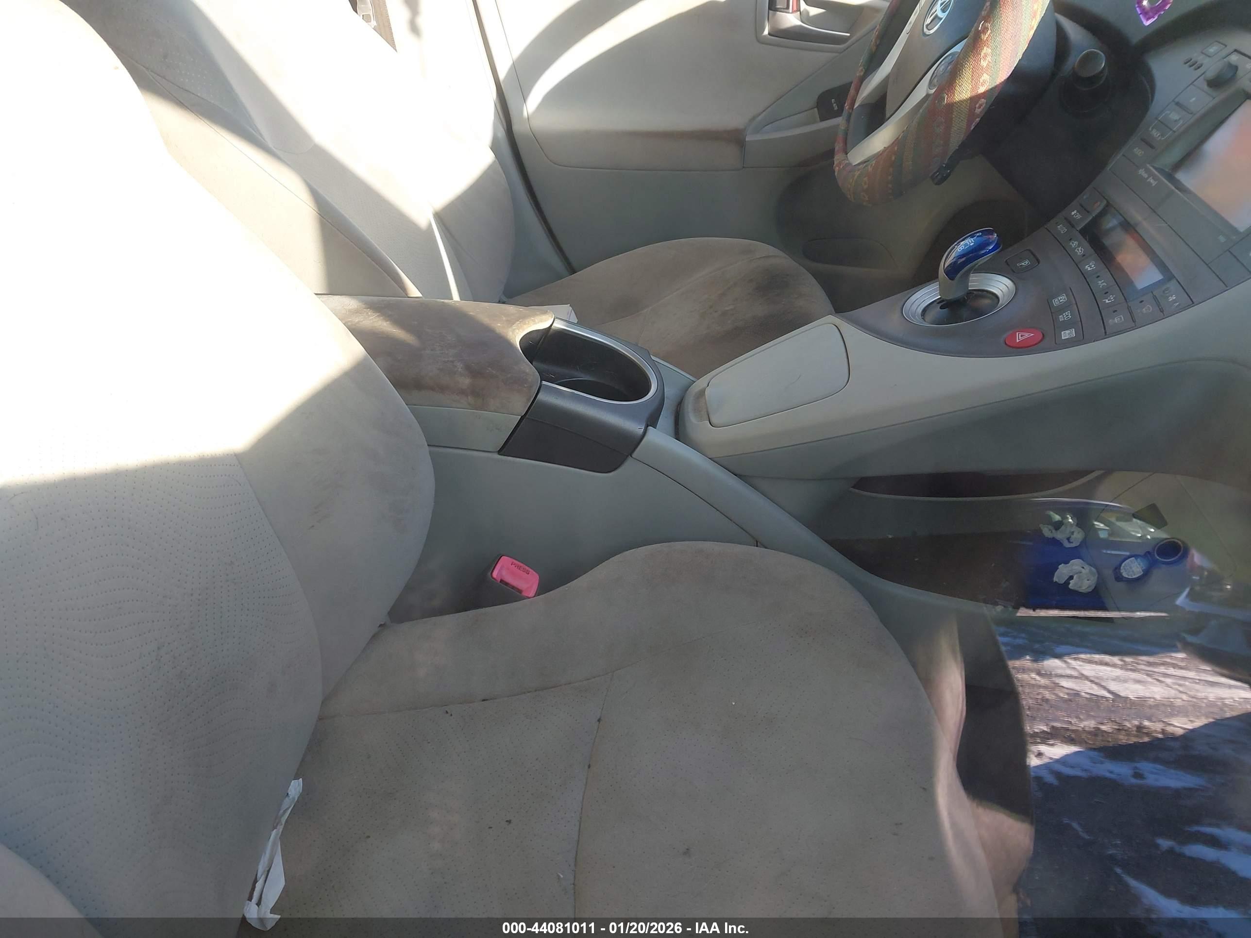 TOYOTA PRIUS image 5