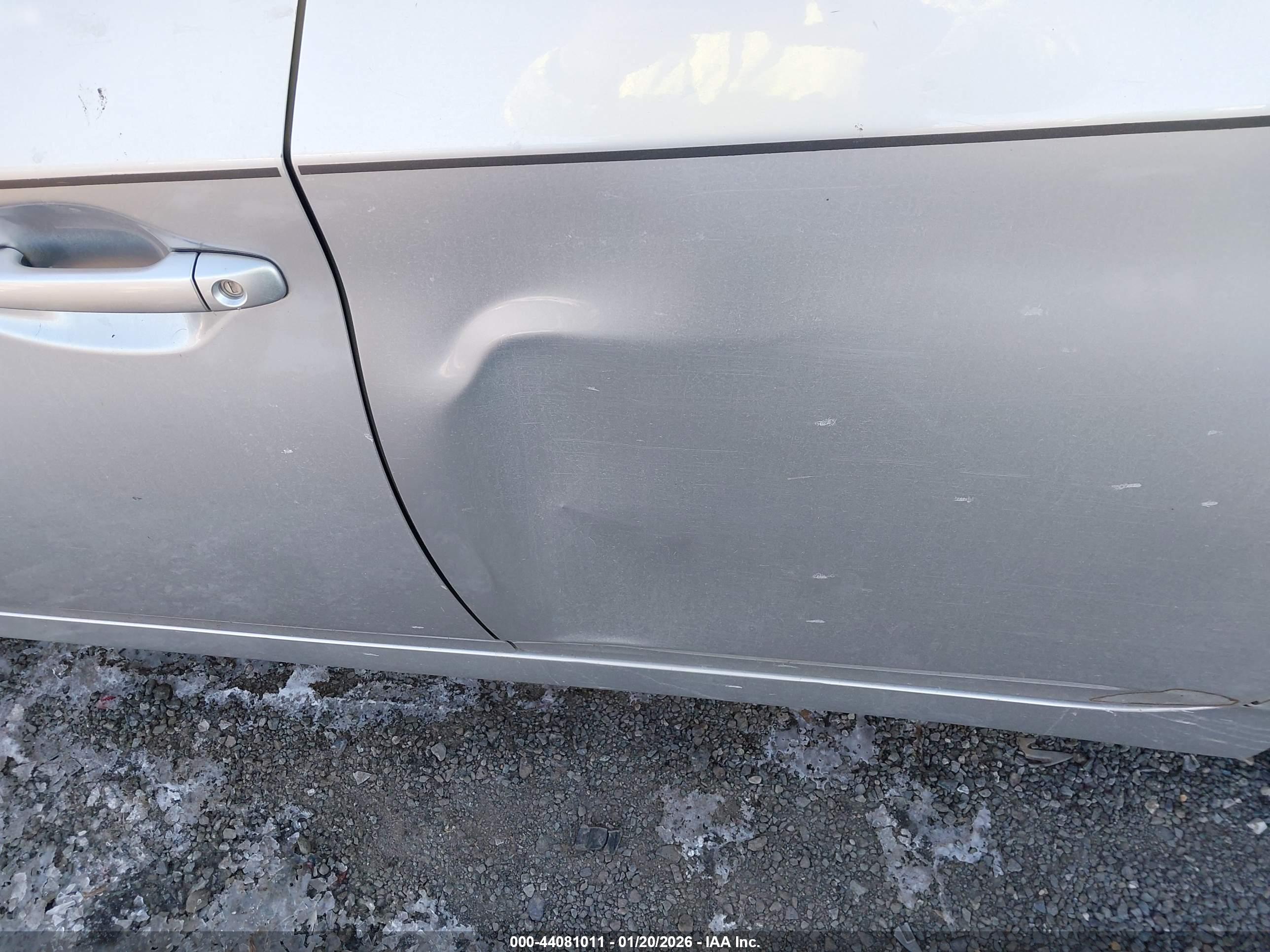 TOYOTA PRIUS image 6