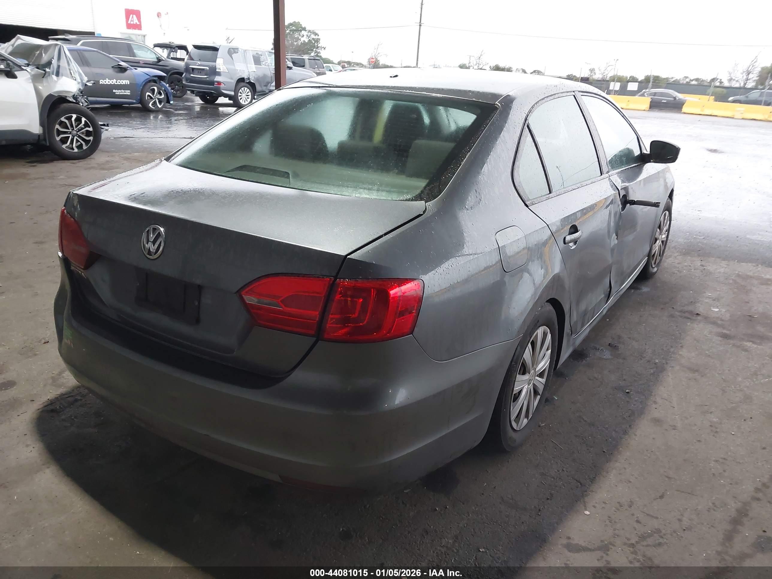 VOLKSWAGEN JETTA image 4