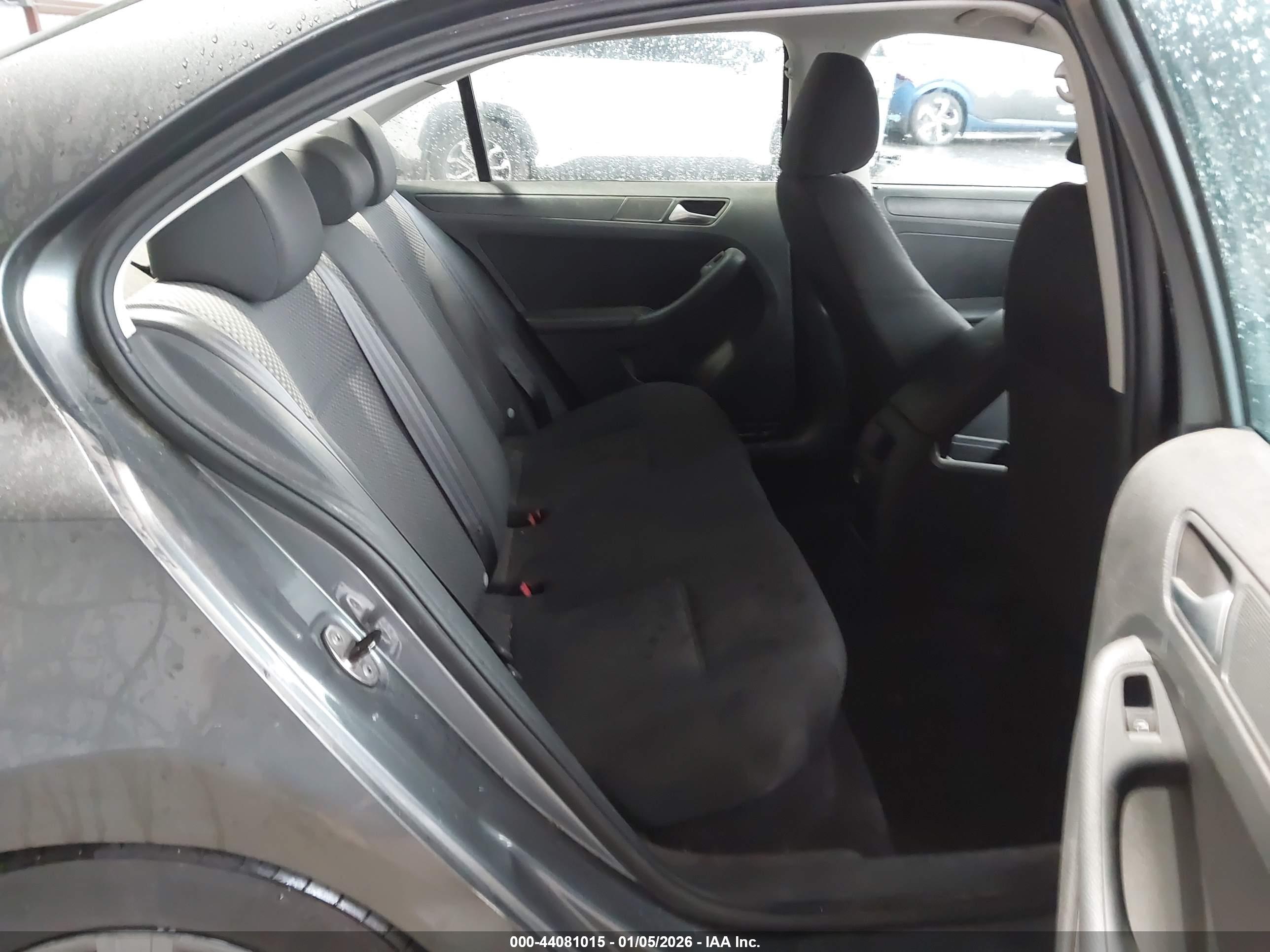 VOLKSWAGEN JETTA image 8