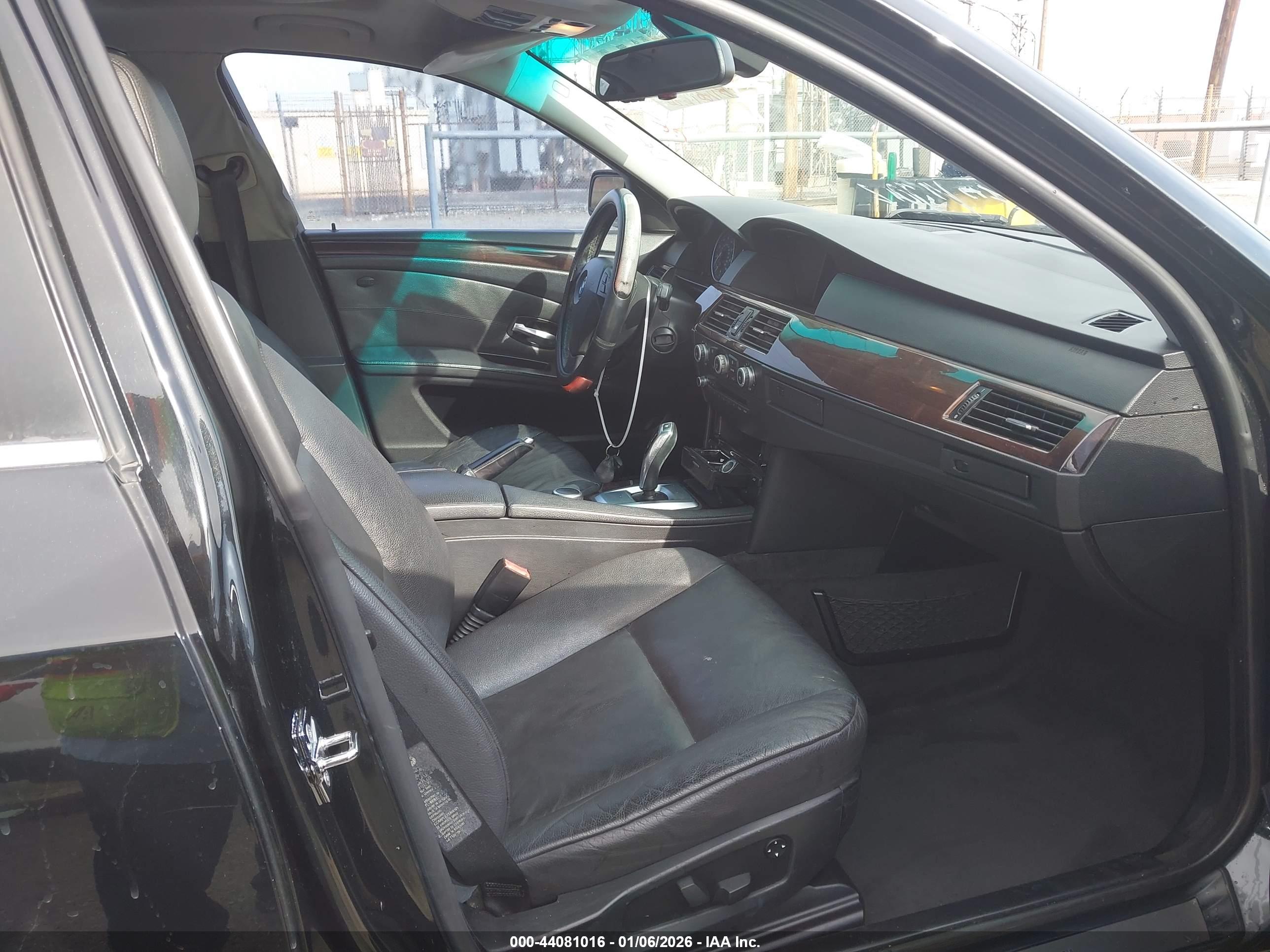 BMW 528I image 5