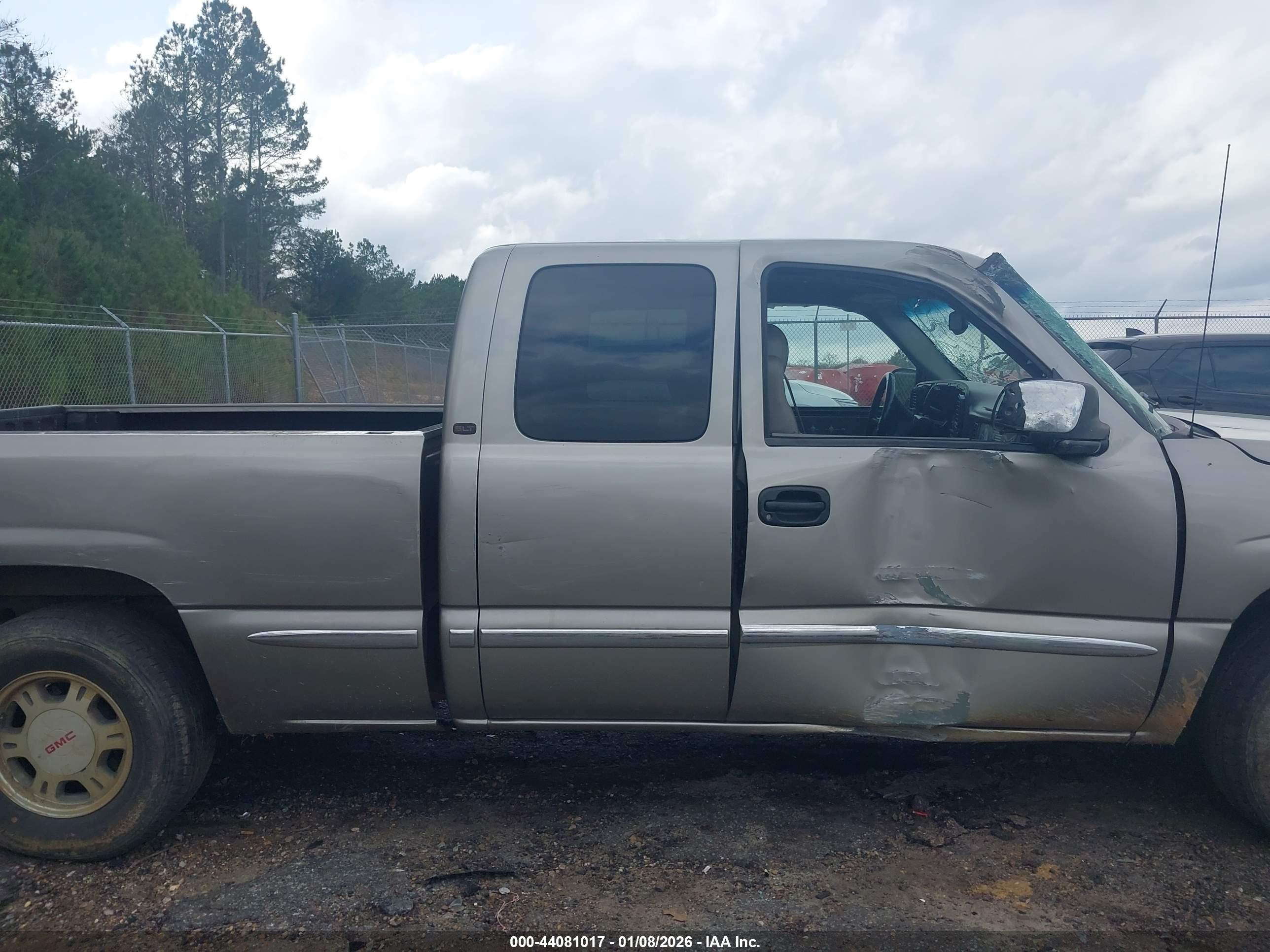GMC SIERRA image 6