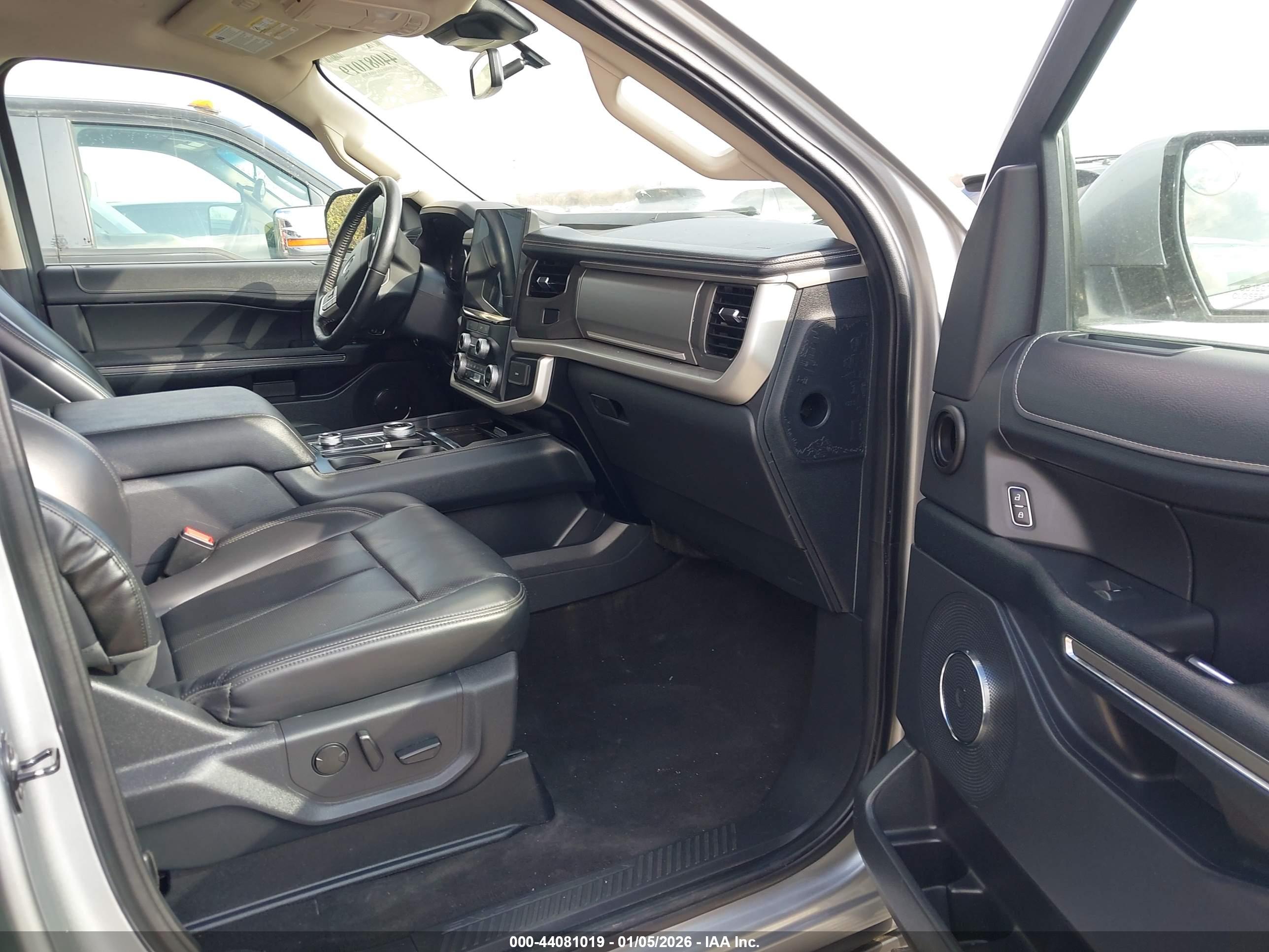 FORD EXPEDITION image 5