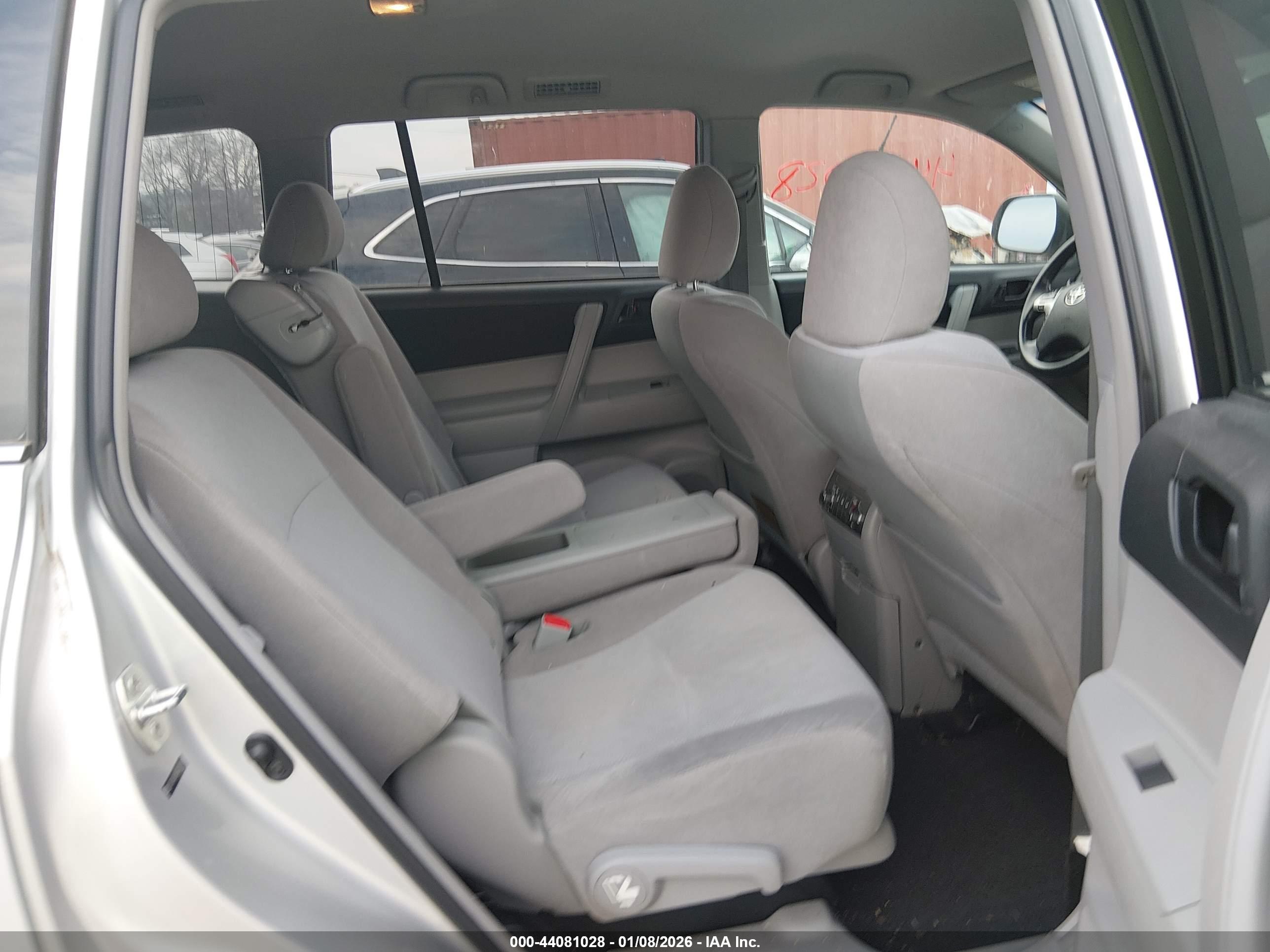 TOYOTA HIGHLANDER image 8