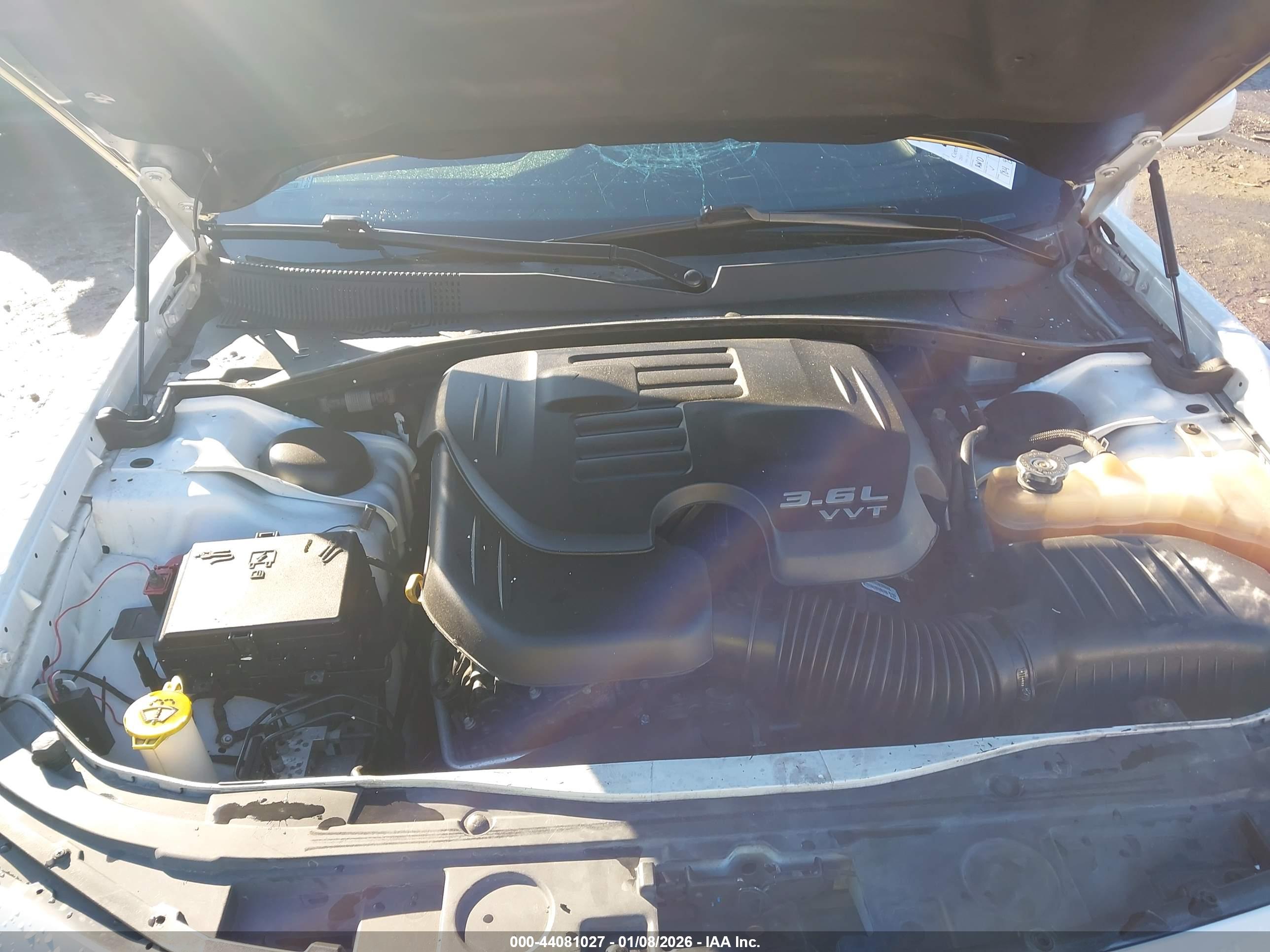 CHRYSLER 300 image 10