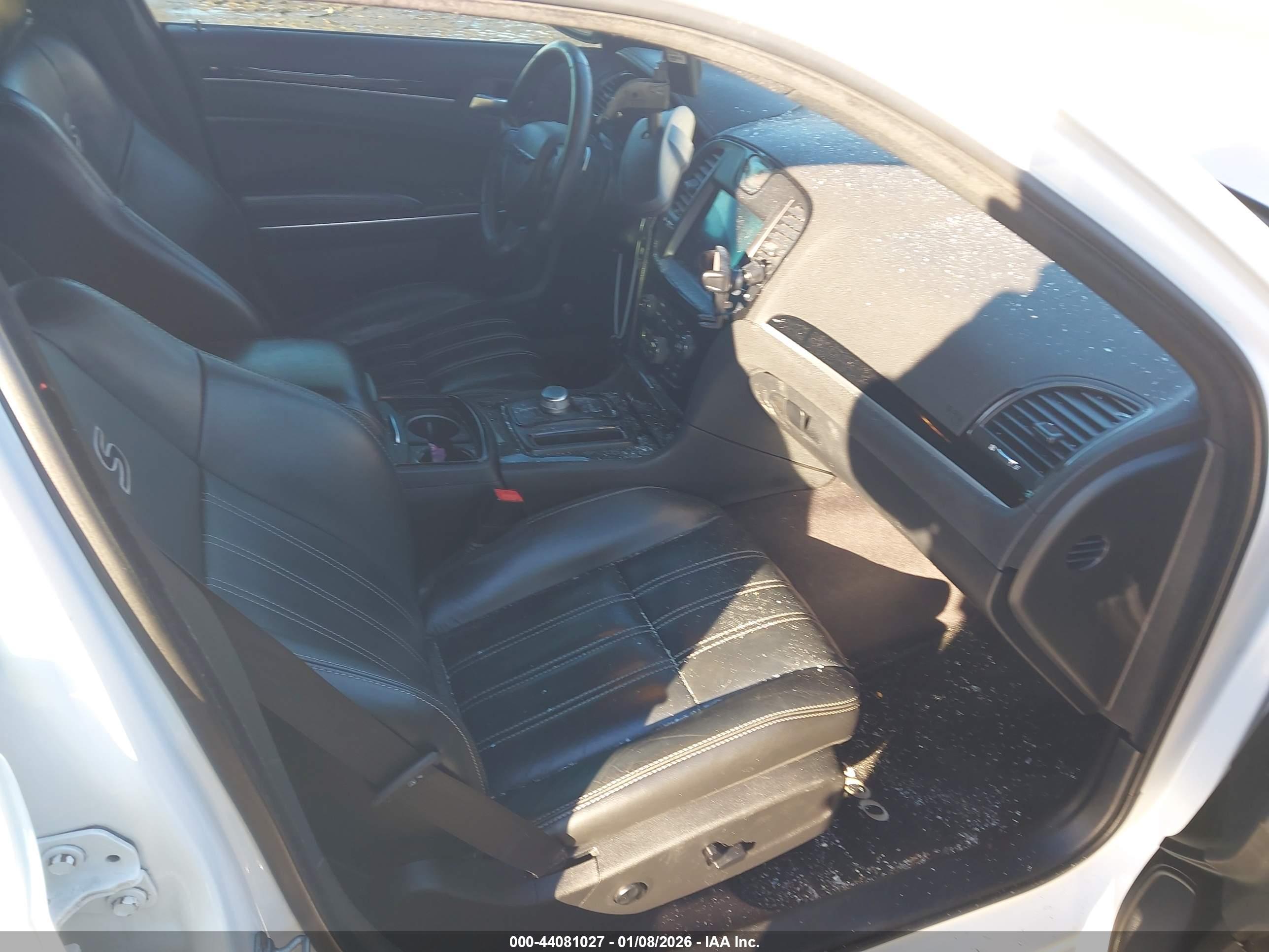 CHRYSLER 300 image 5