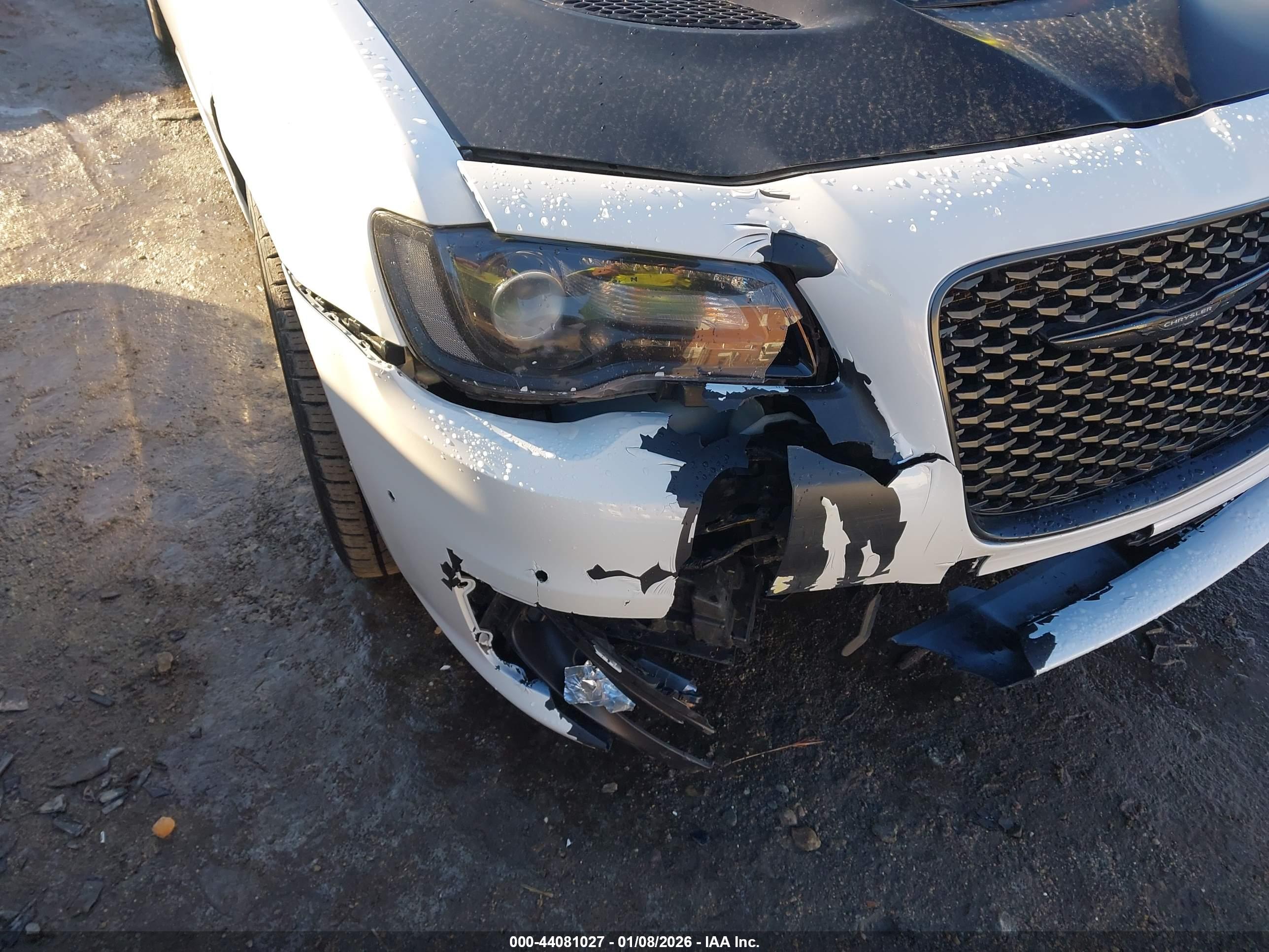 CHRYSLER 300 image 6