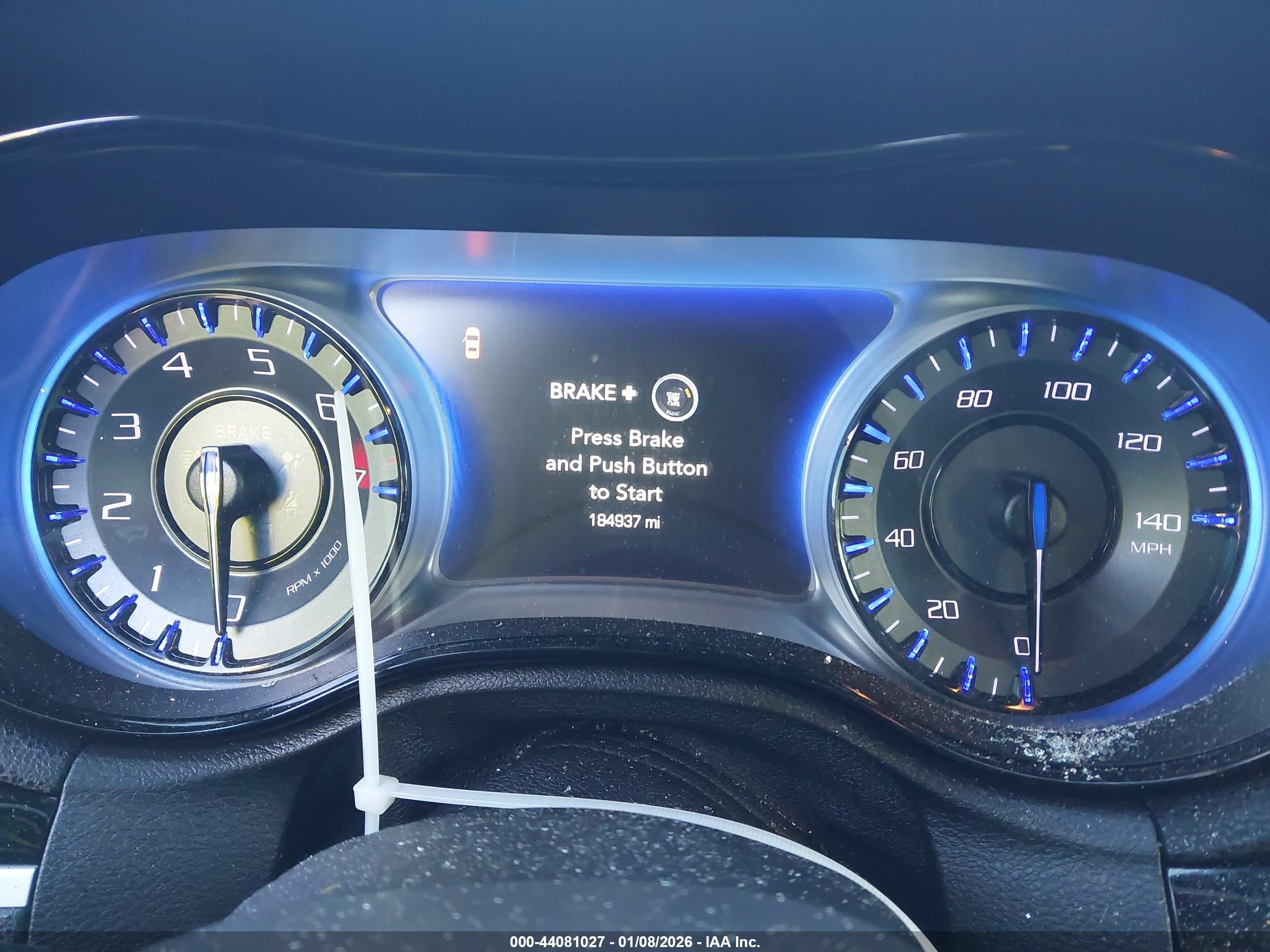 CHRYSLER 300 image 7