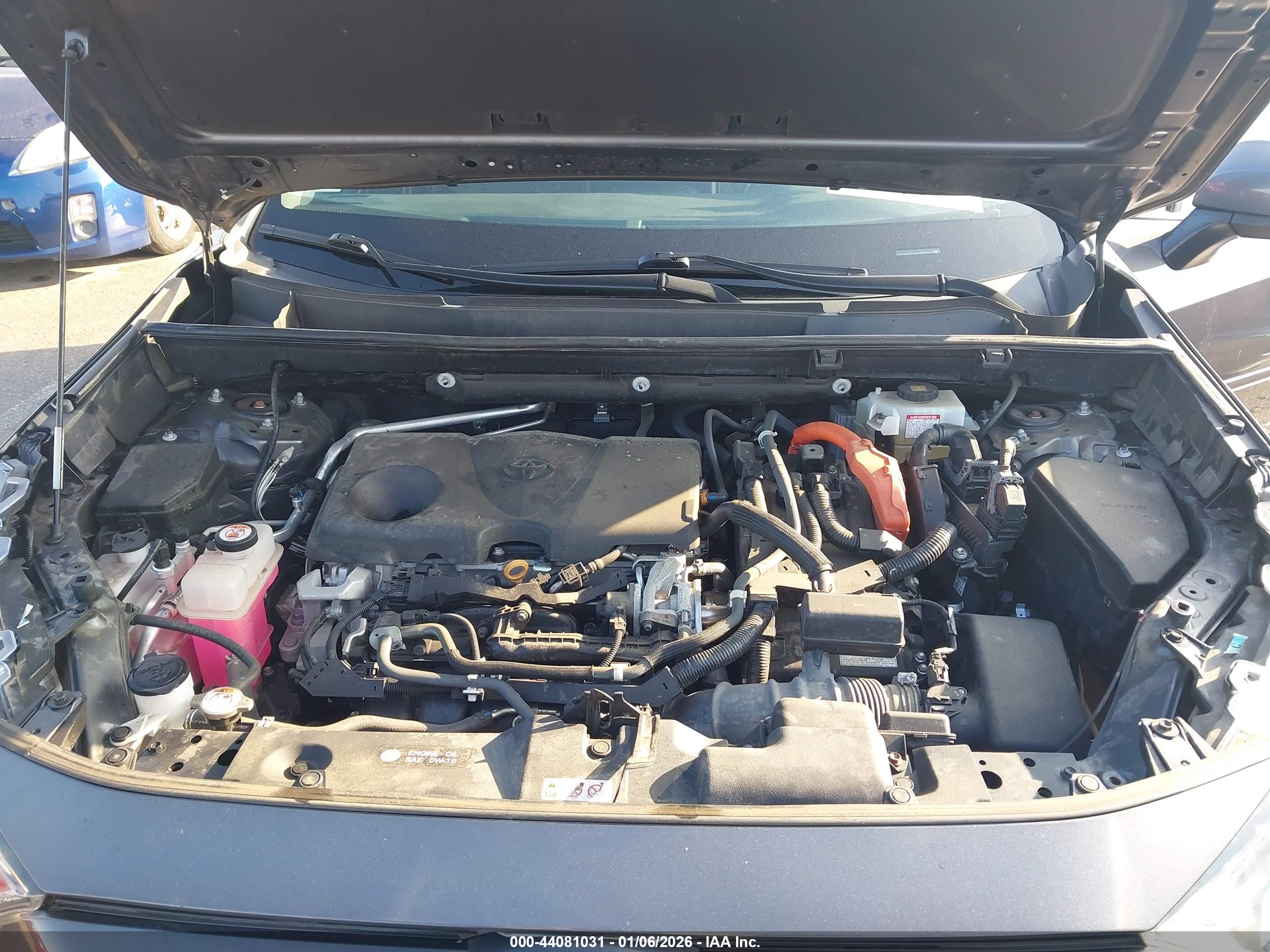 TOYOTA RAV4 image 10