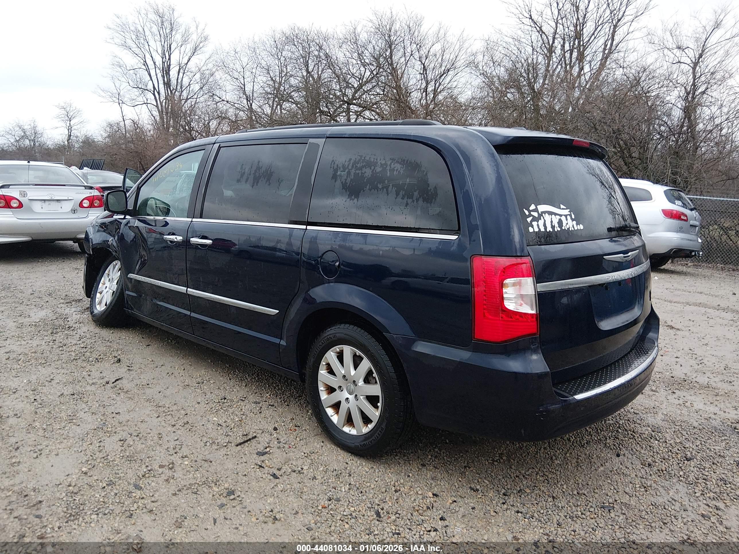 CHRYSLER TOWN image 3