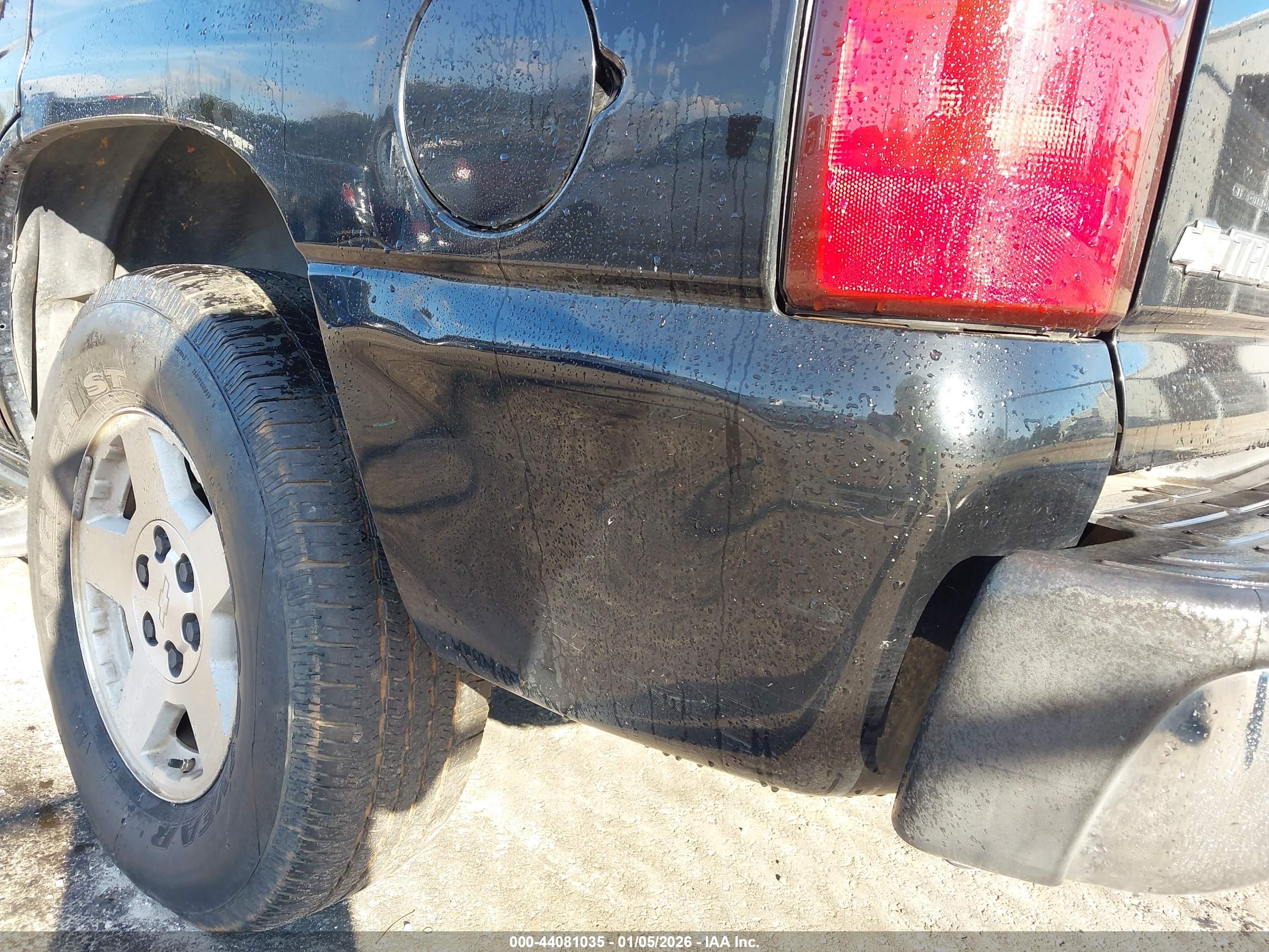 CHEVROLET TAHOE image 6