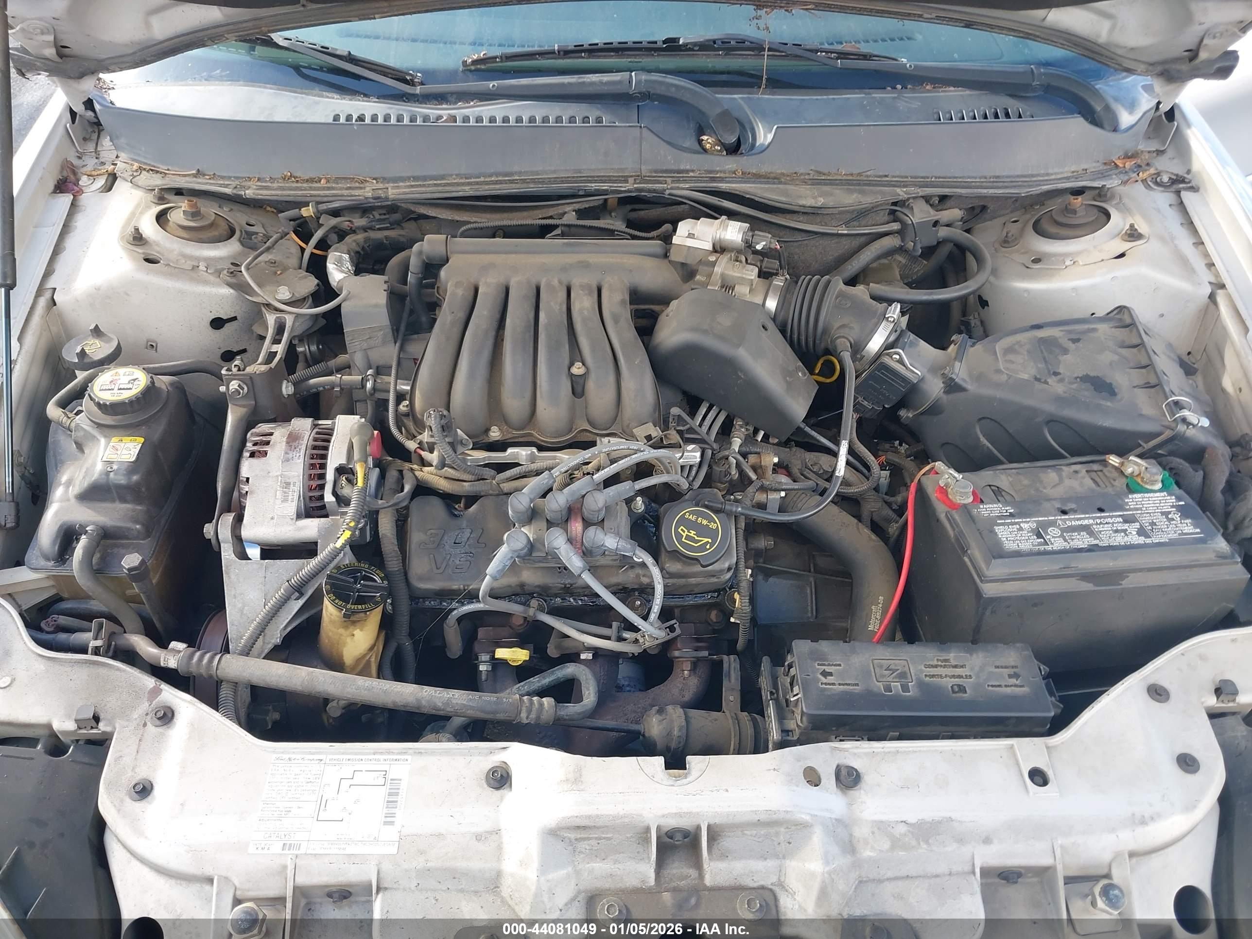 FORD TAURUS image 10
