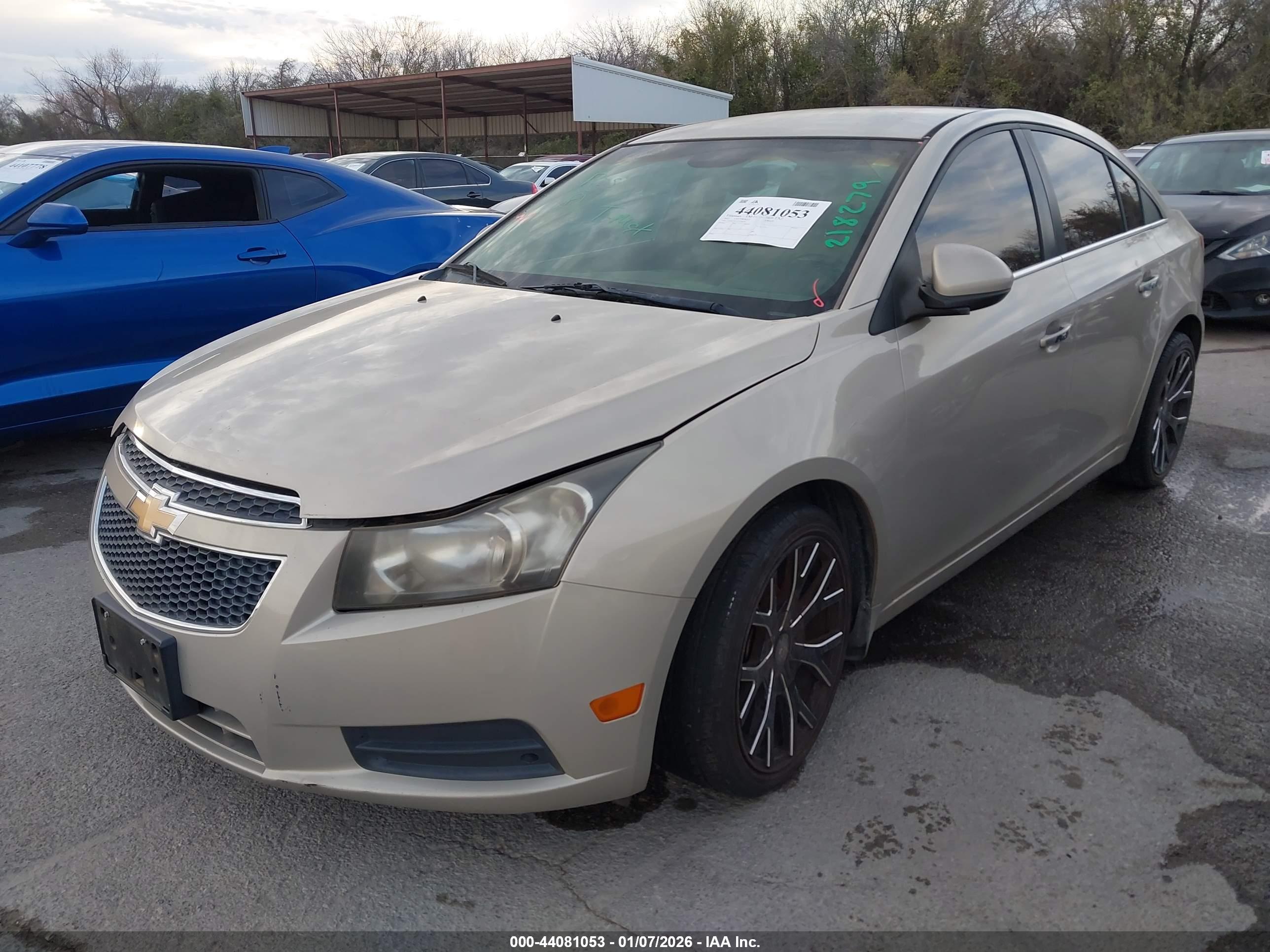 CHEVROLET CRUZE image 2