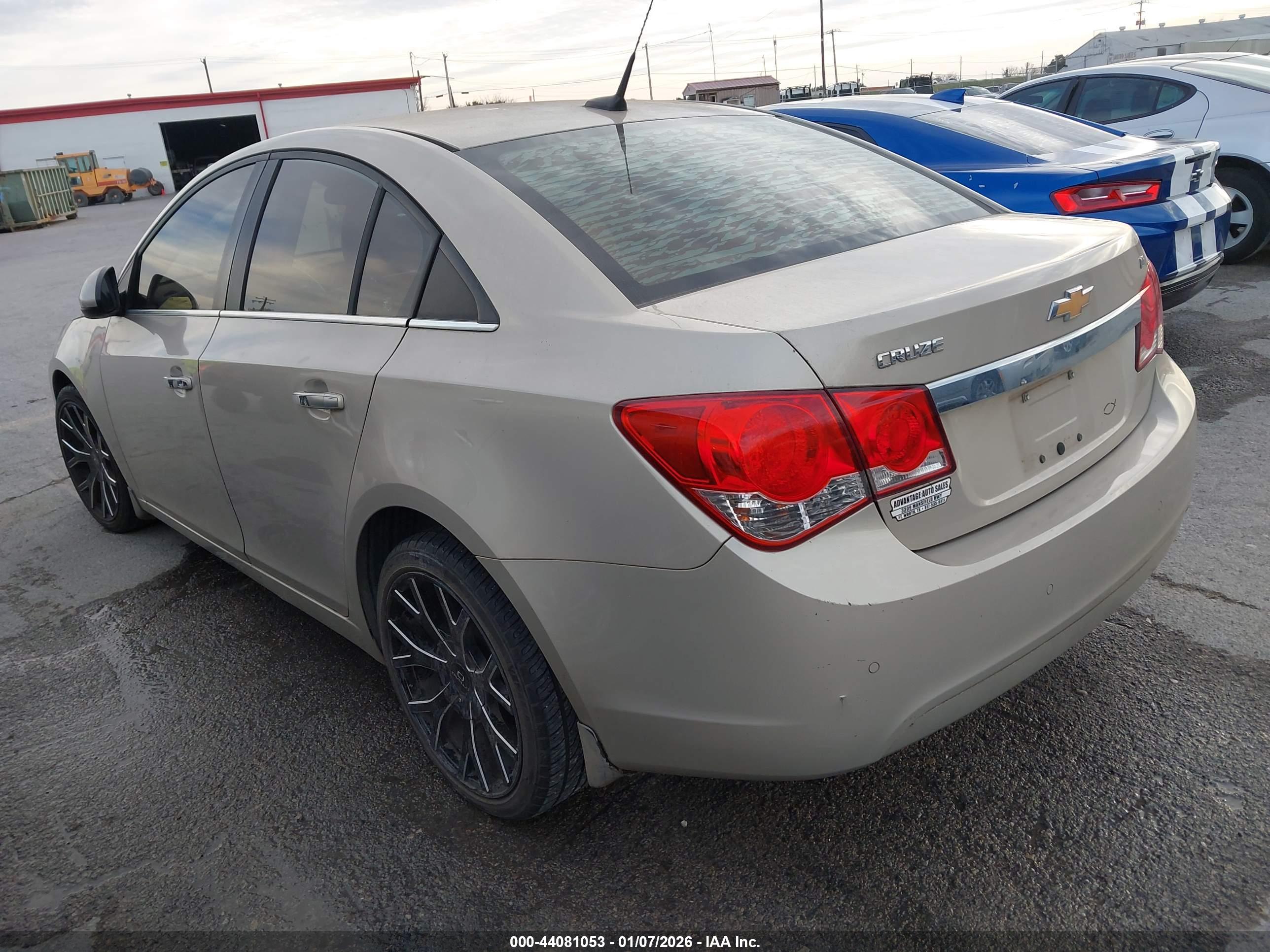 CHEVROLET CRUZE image 3