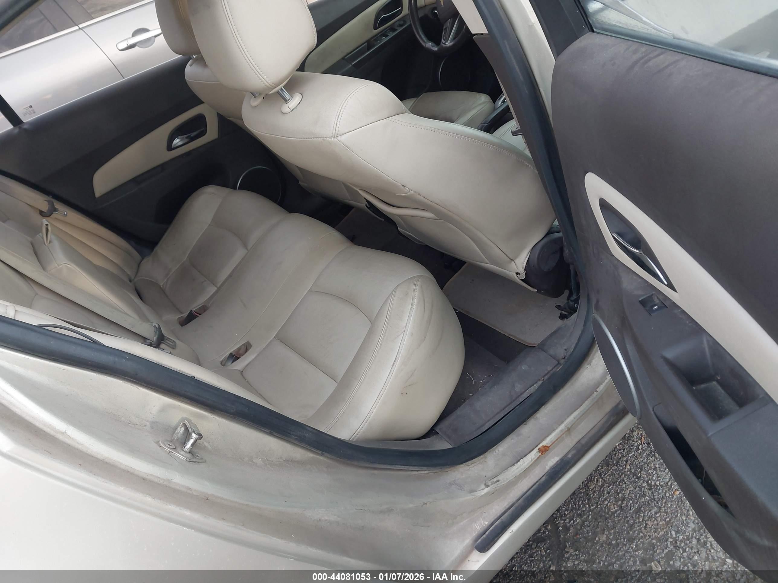 CHEVROLET CRUZE image 8