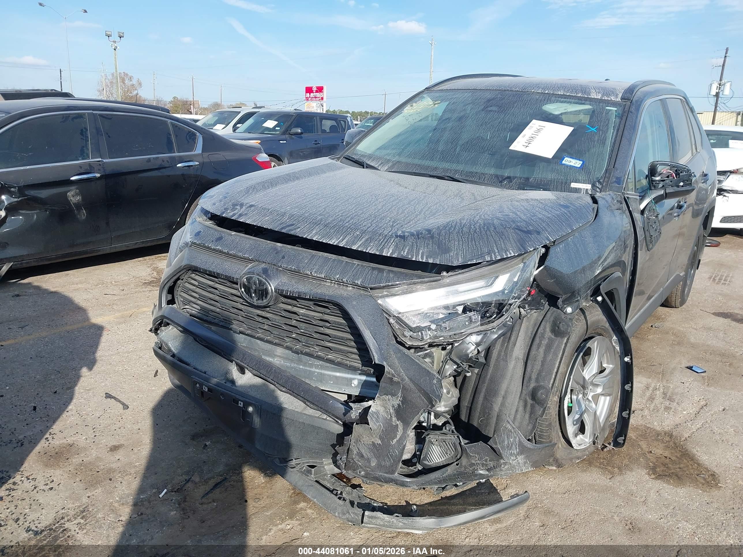 TOYOTA RAV4 image 6