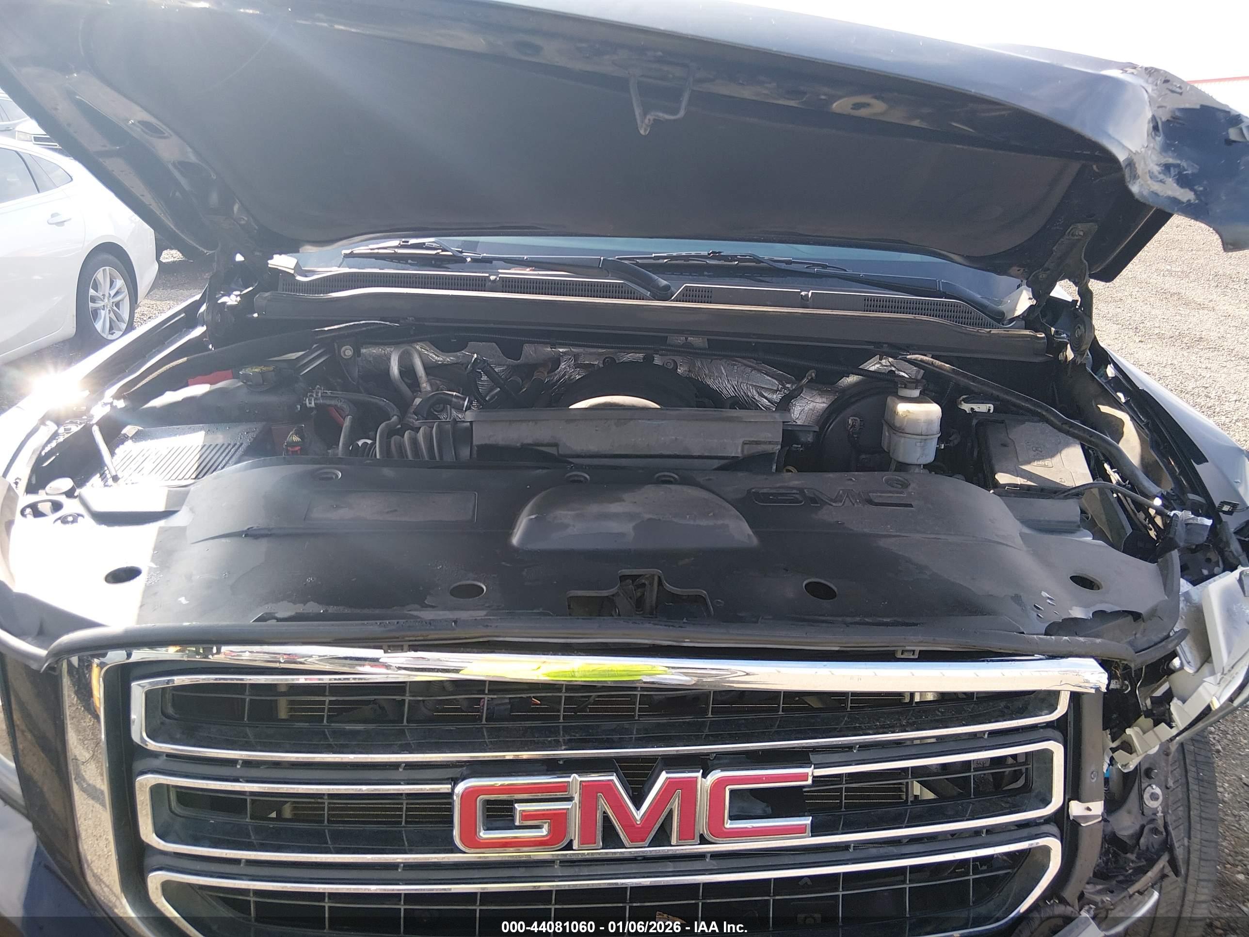 GMC YUKON image 10