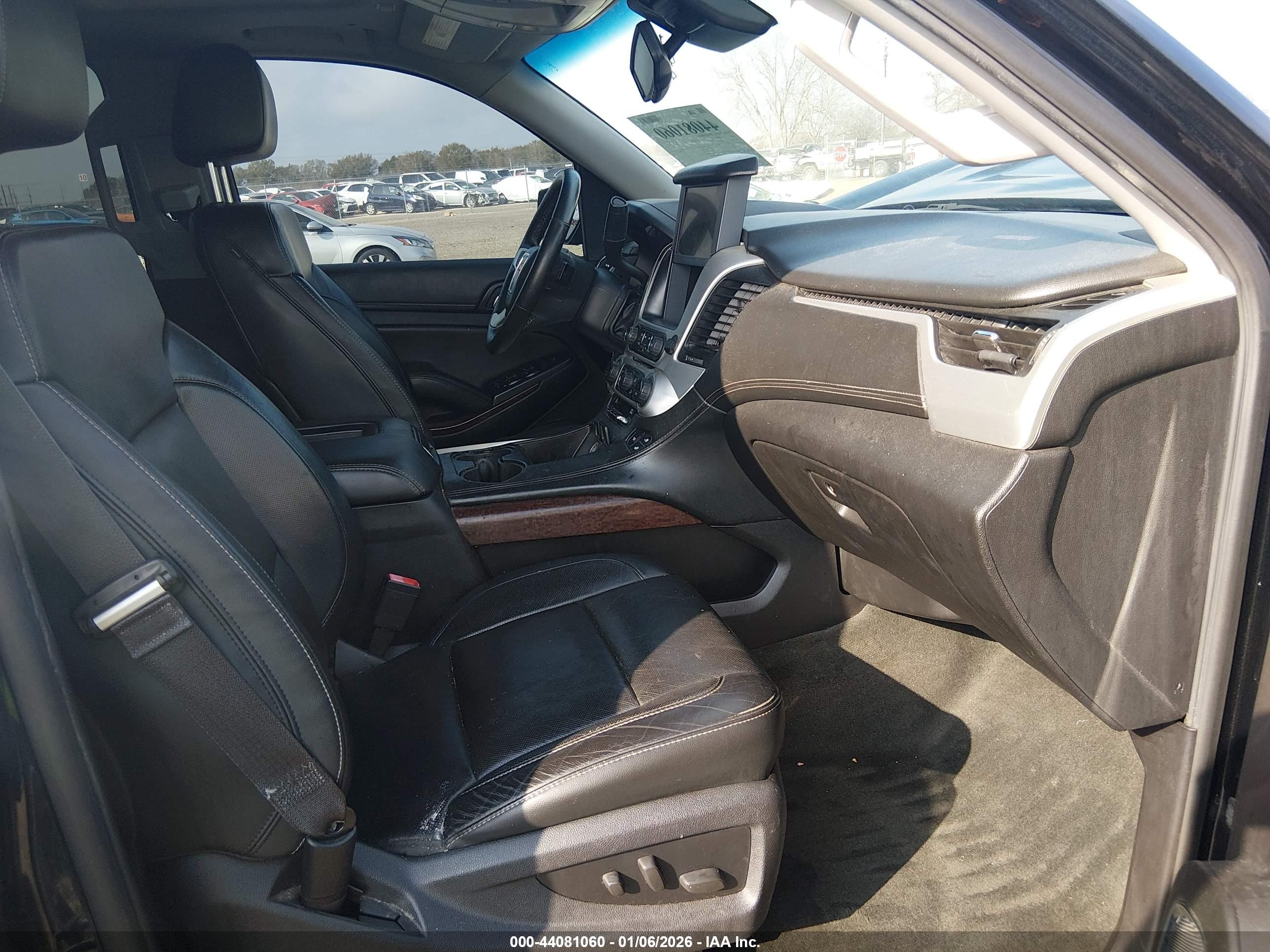 GMC YUKON image 5