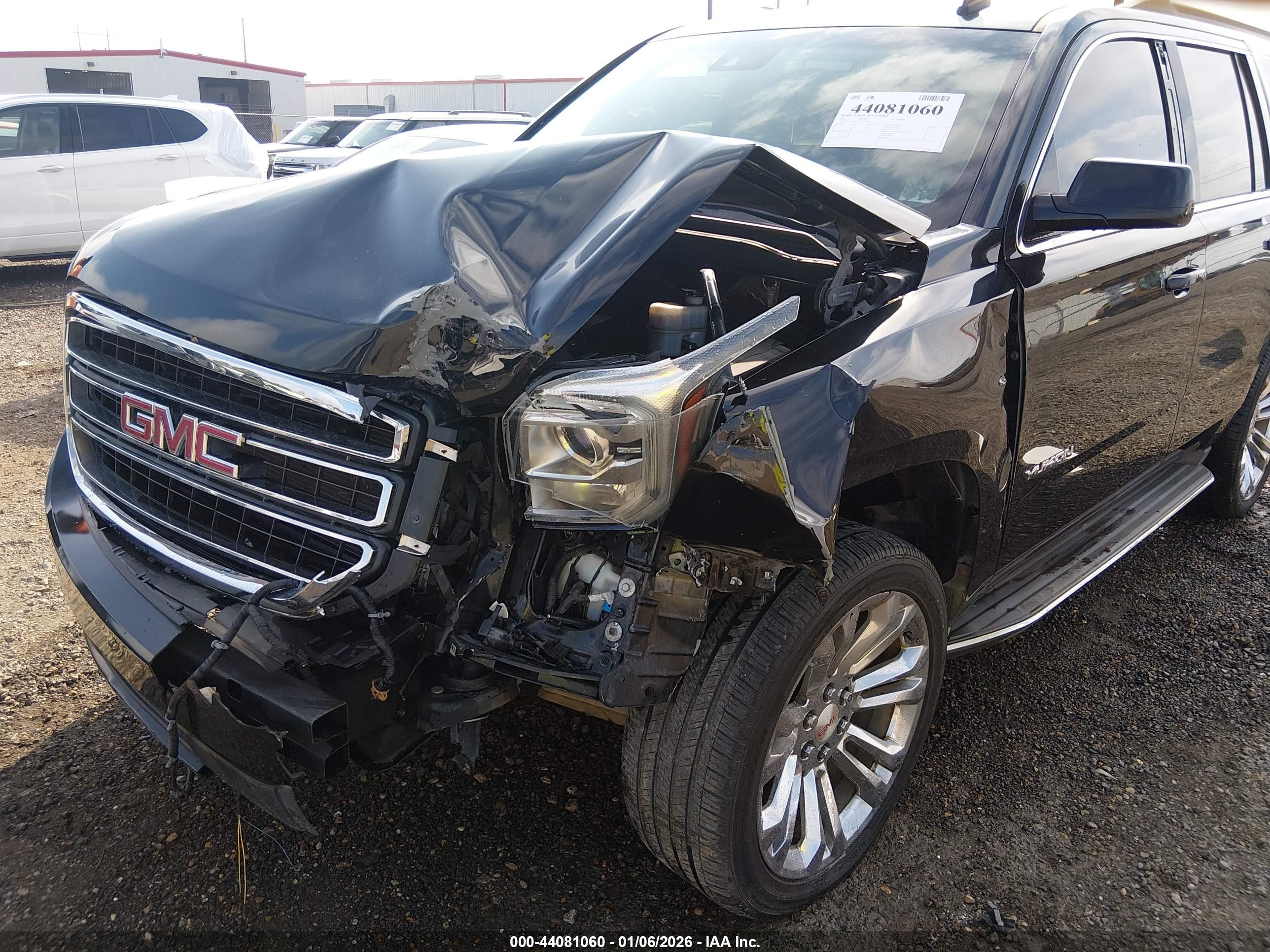 GMC YUKON image 6