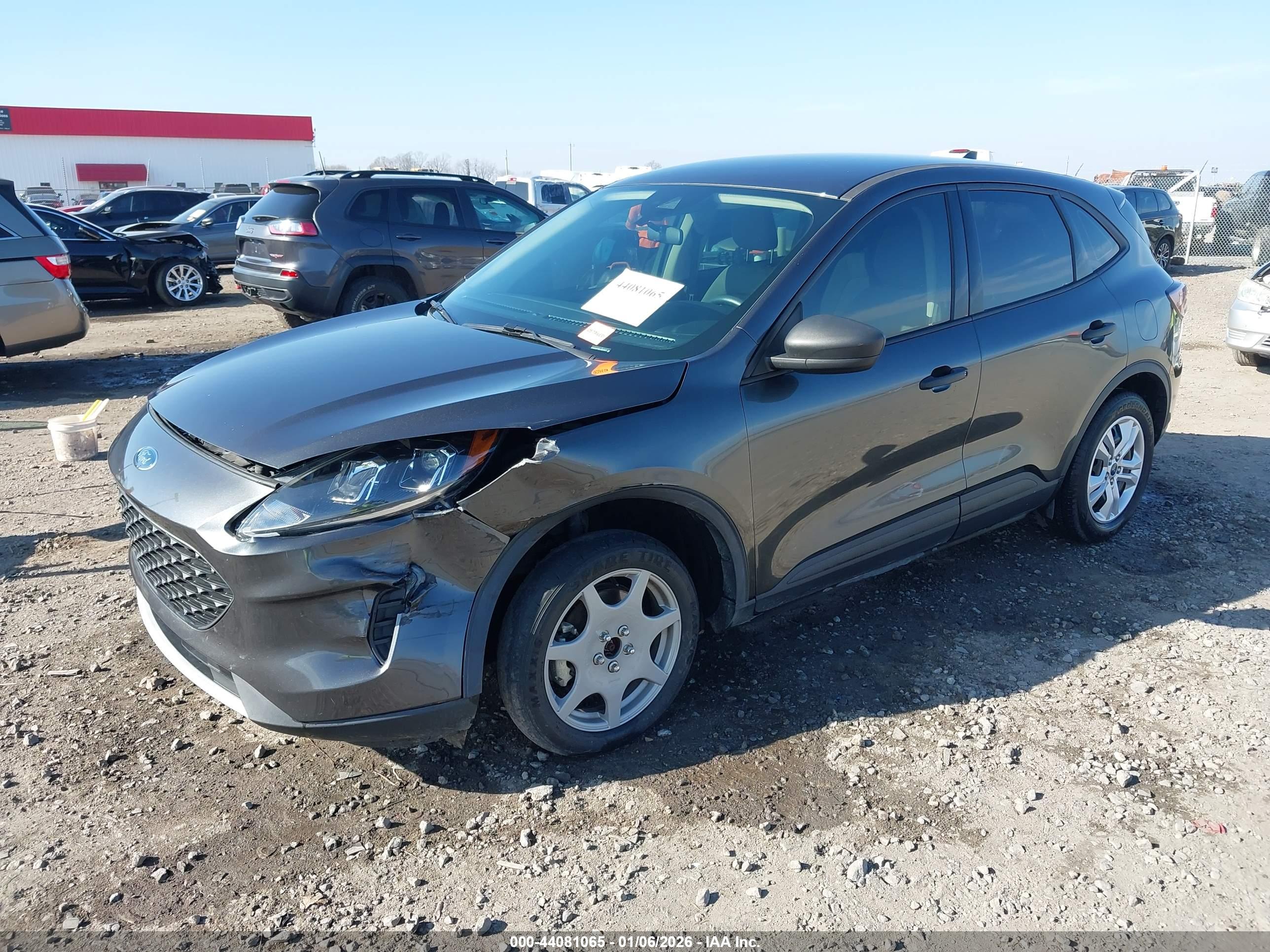 FORD ESCAPE image 2